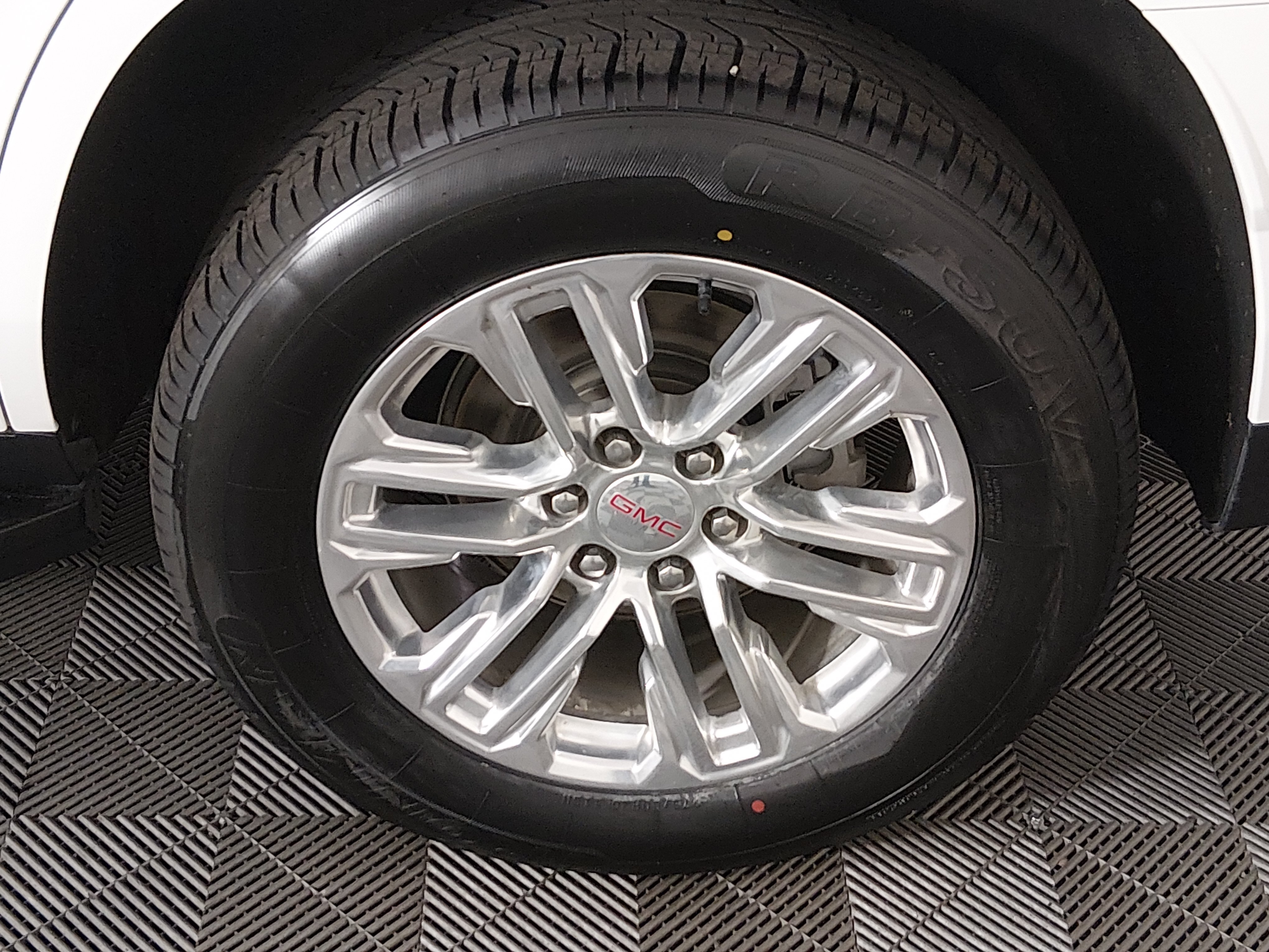 2023 GMC Yukon SLT - Photo 10