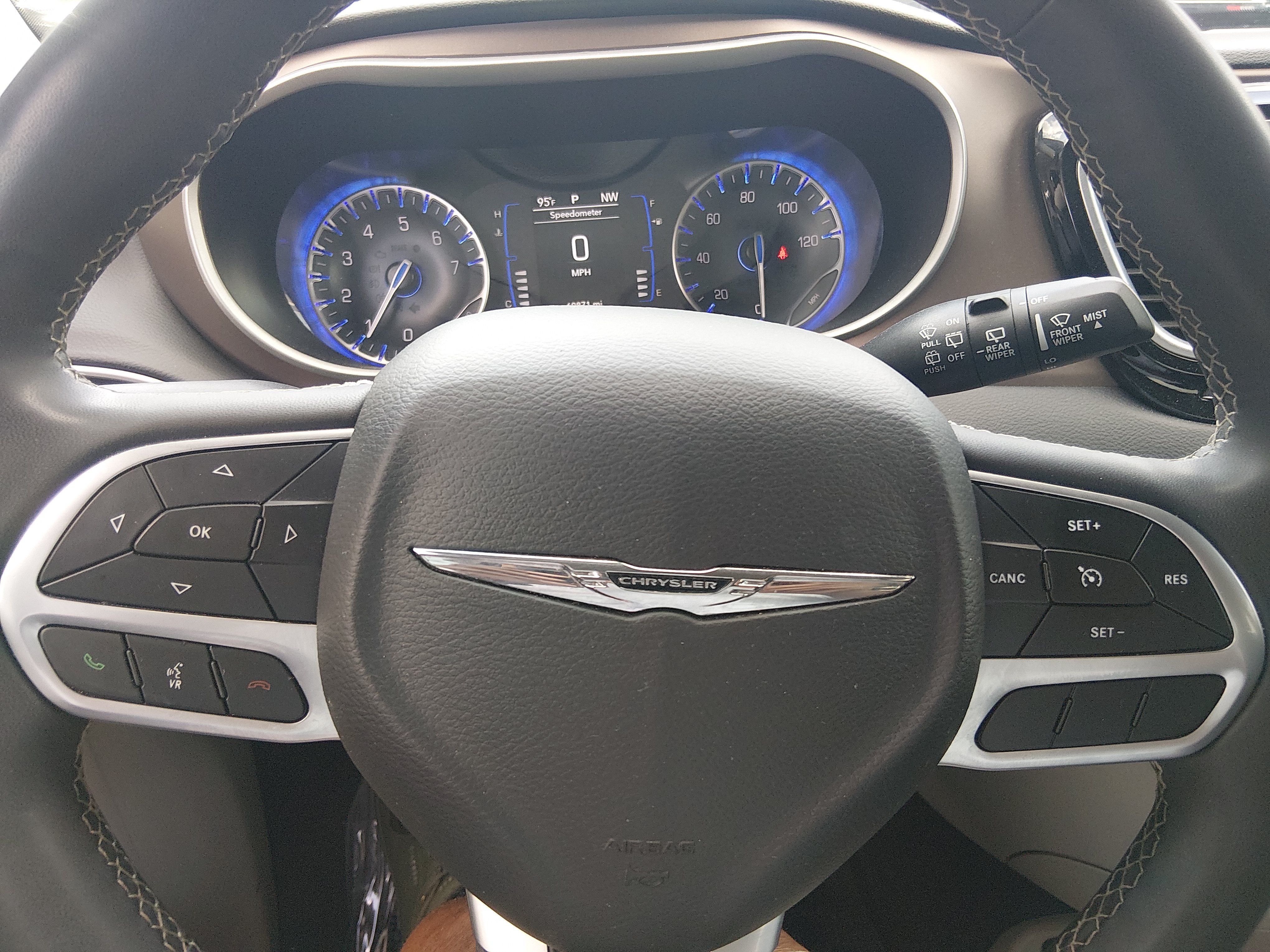 2024 Chrysler Voyager LX - Photo 12