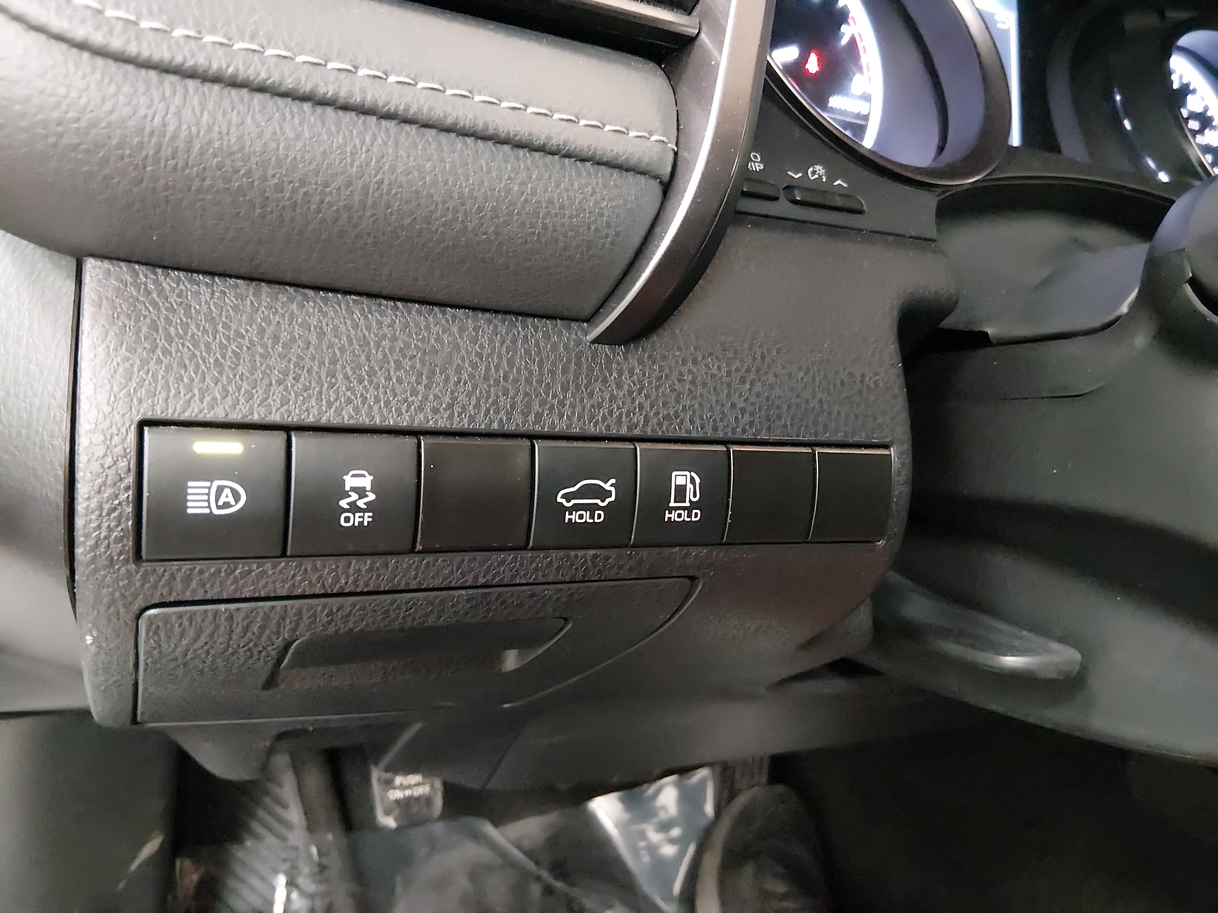 2024 Toyota Camry SE - Photo 13