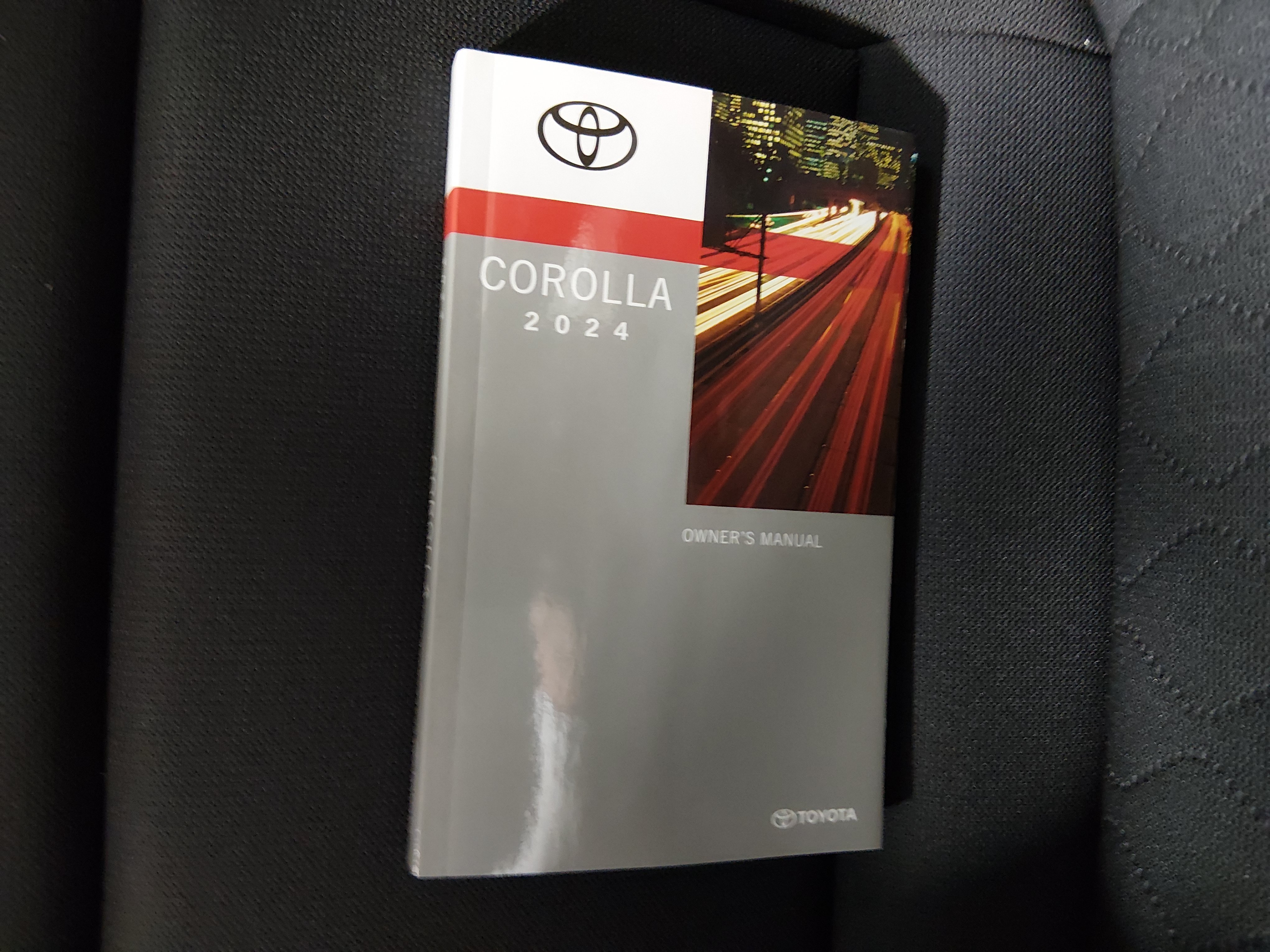 2024 Toyota Corolla LE - Photo 18