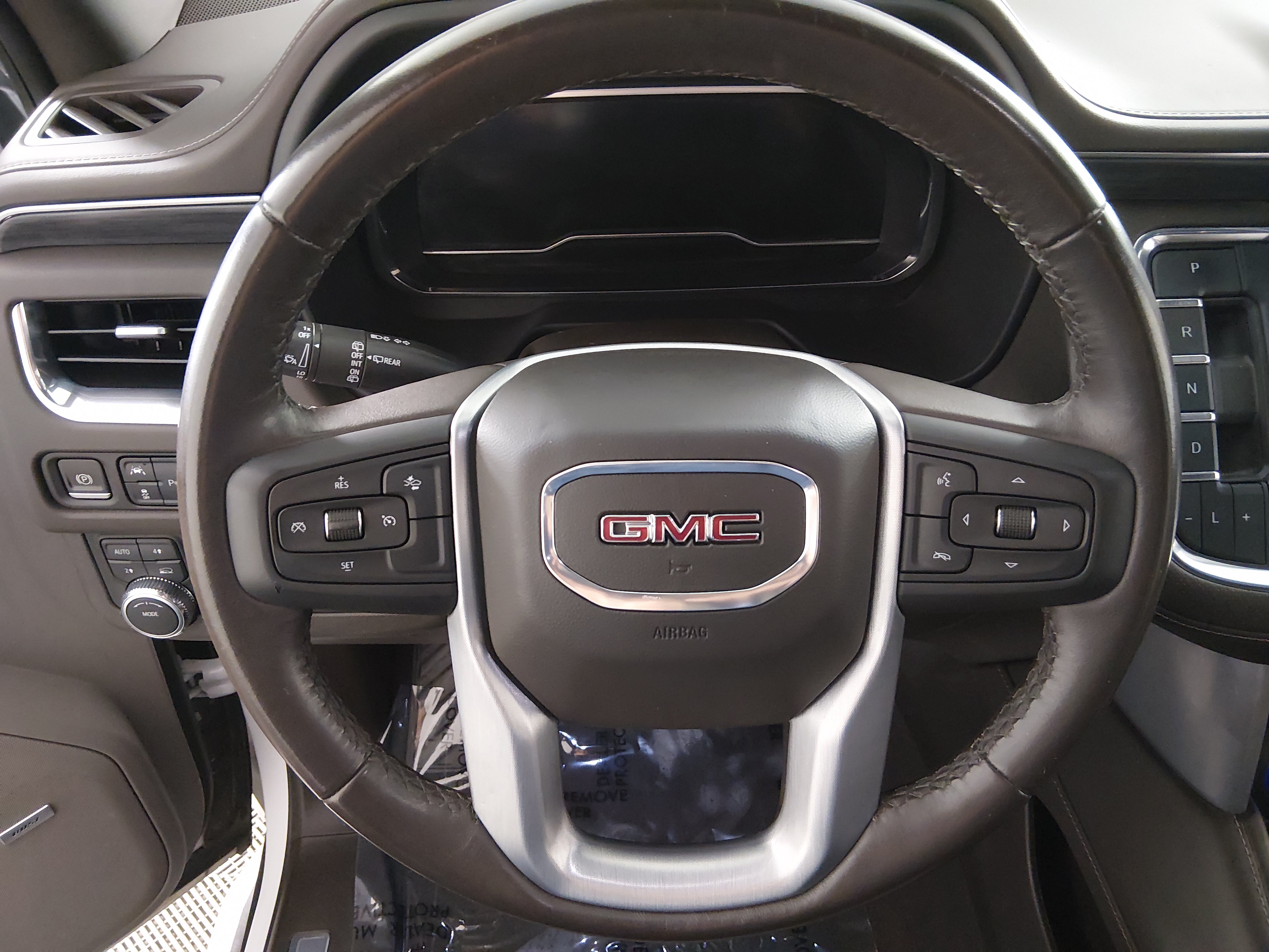 2023 GMC Yukon SLT - Photo 12