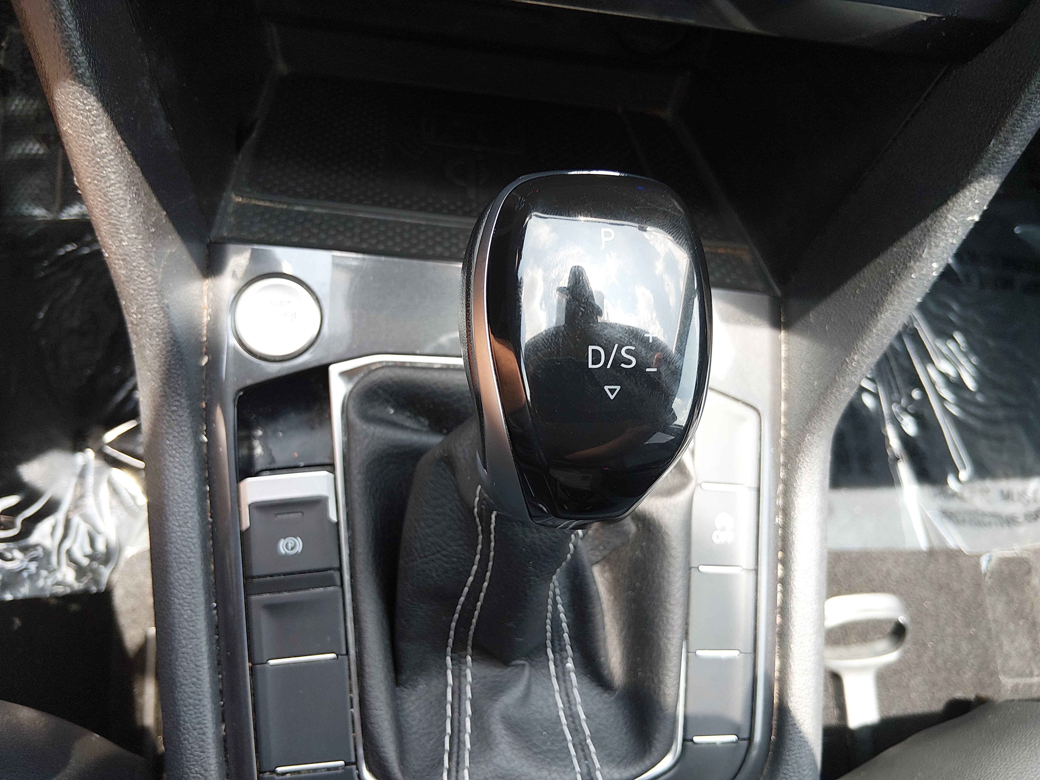2024 Volkswagen Tiguan SE - Photo 16