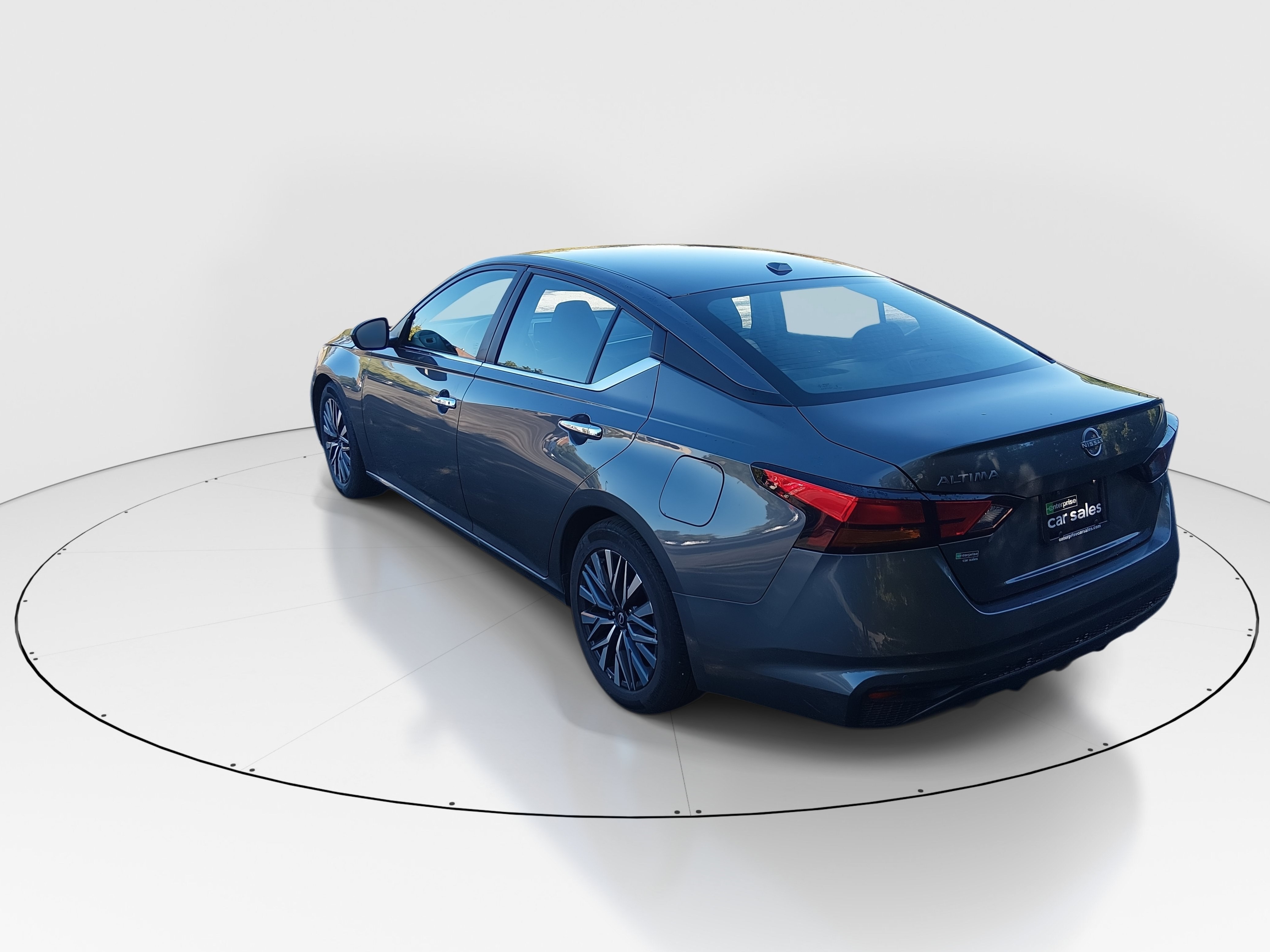 2025 Nissan Altima SV - Photo 5