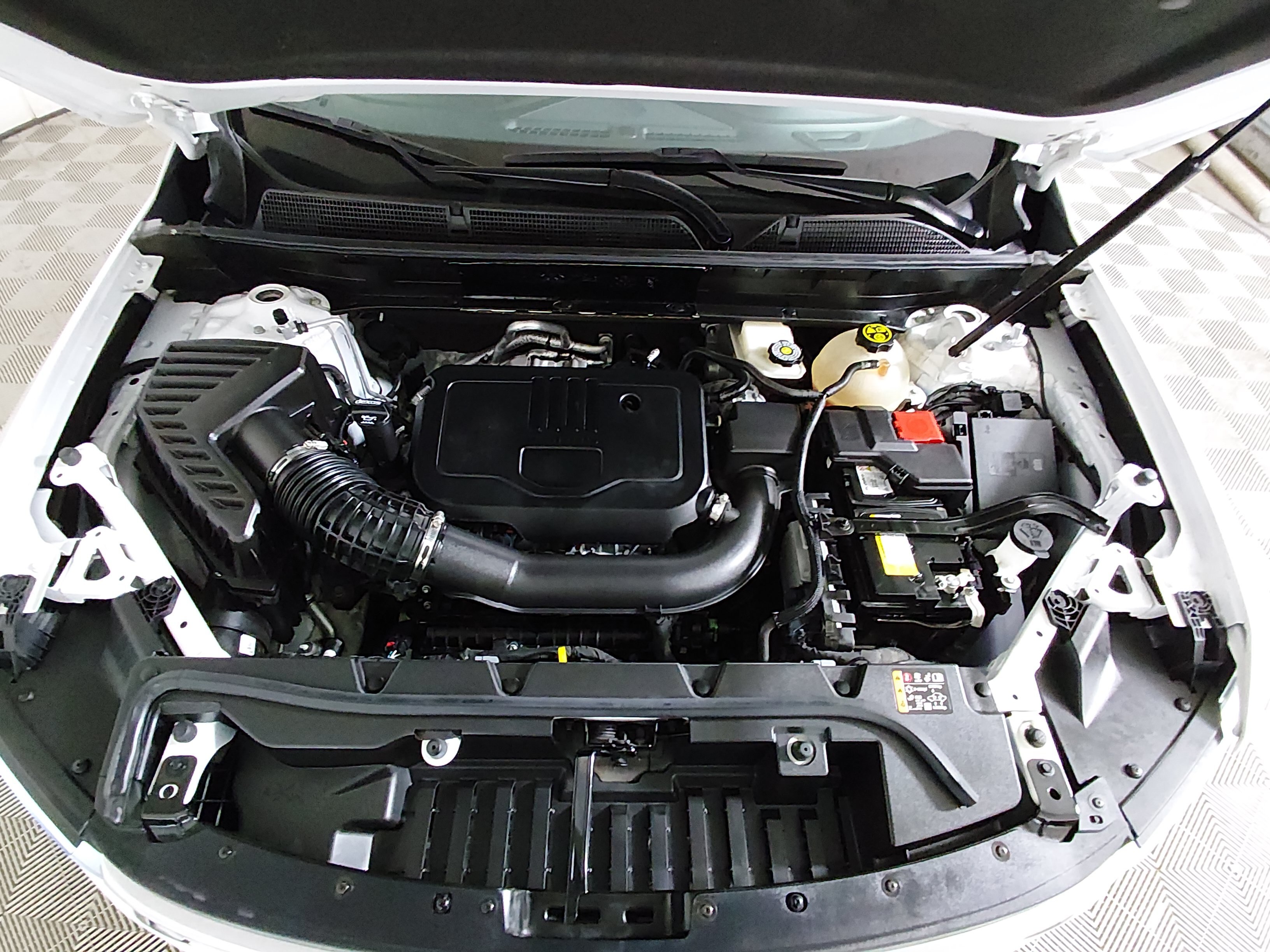 2023 GMC Acadia SLT - Photo 9