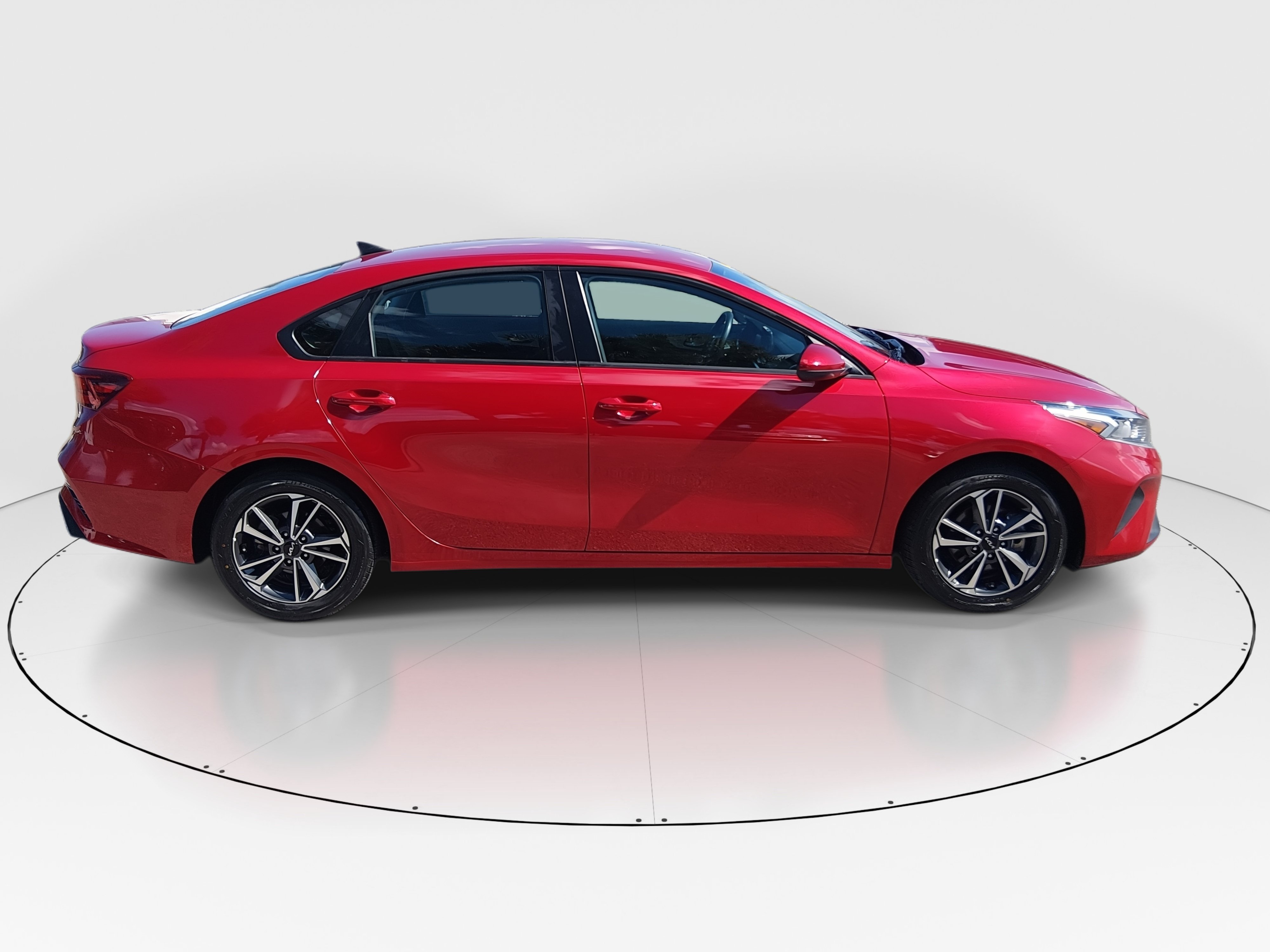 2024 Kia Forte LXS - Photo 8