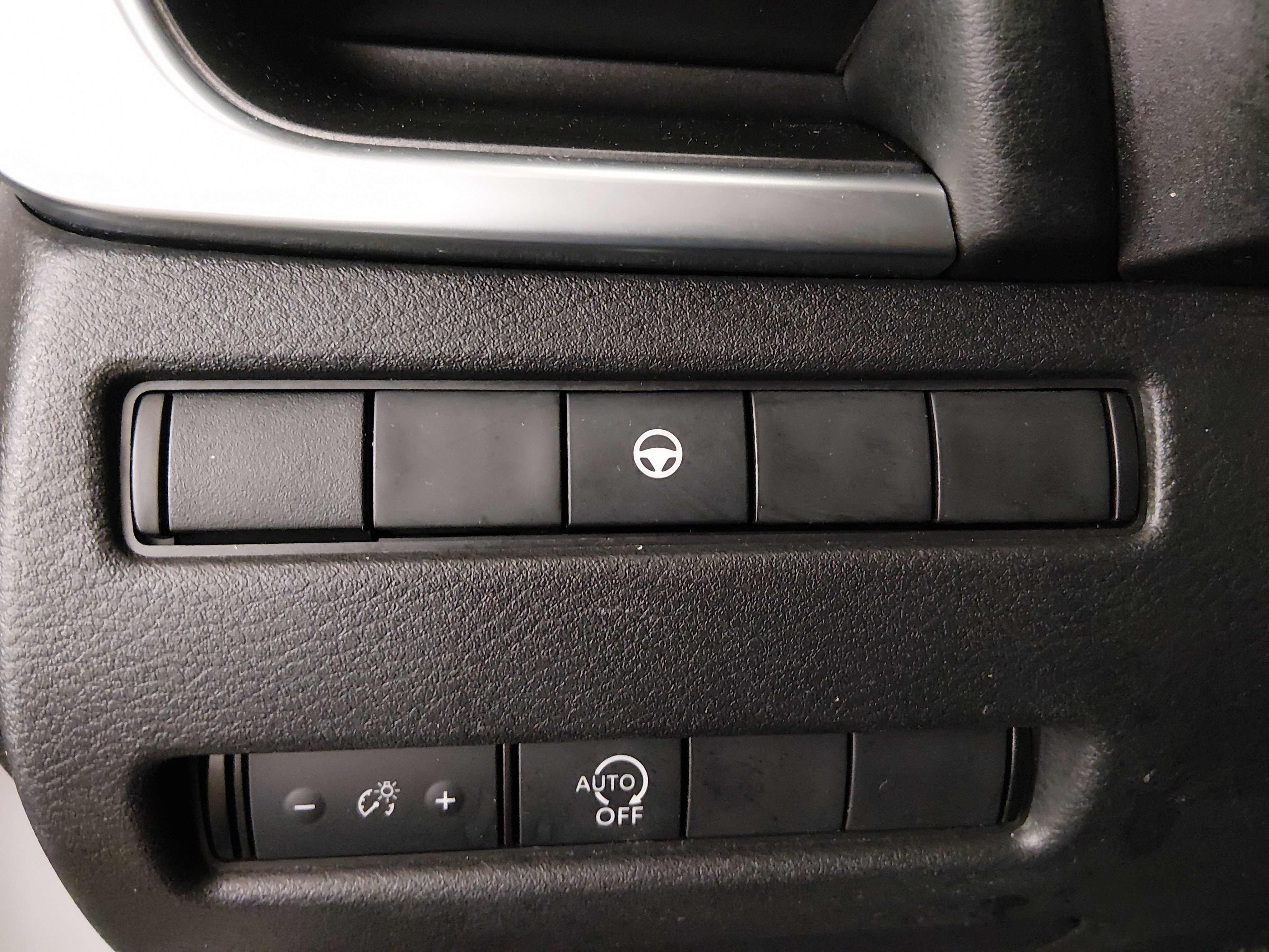 2023 Nissan Rogue SV - Photo 13