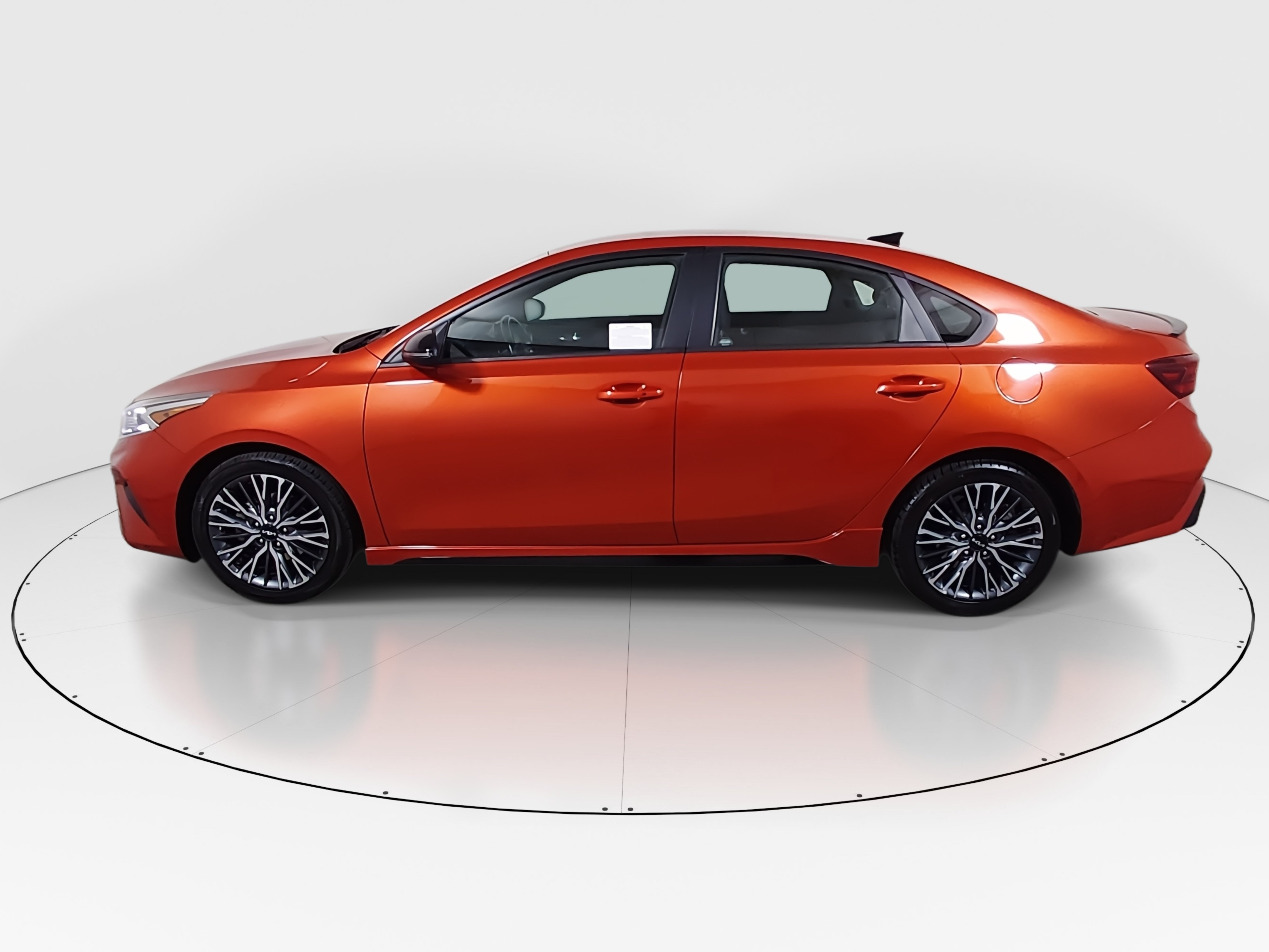 2023 Kia Forte GT-Line - Photo 4