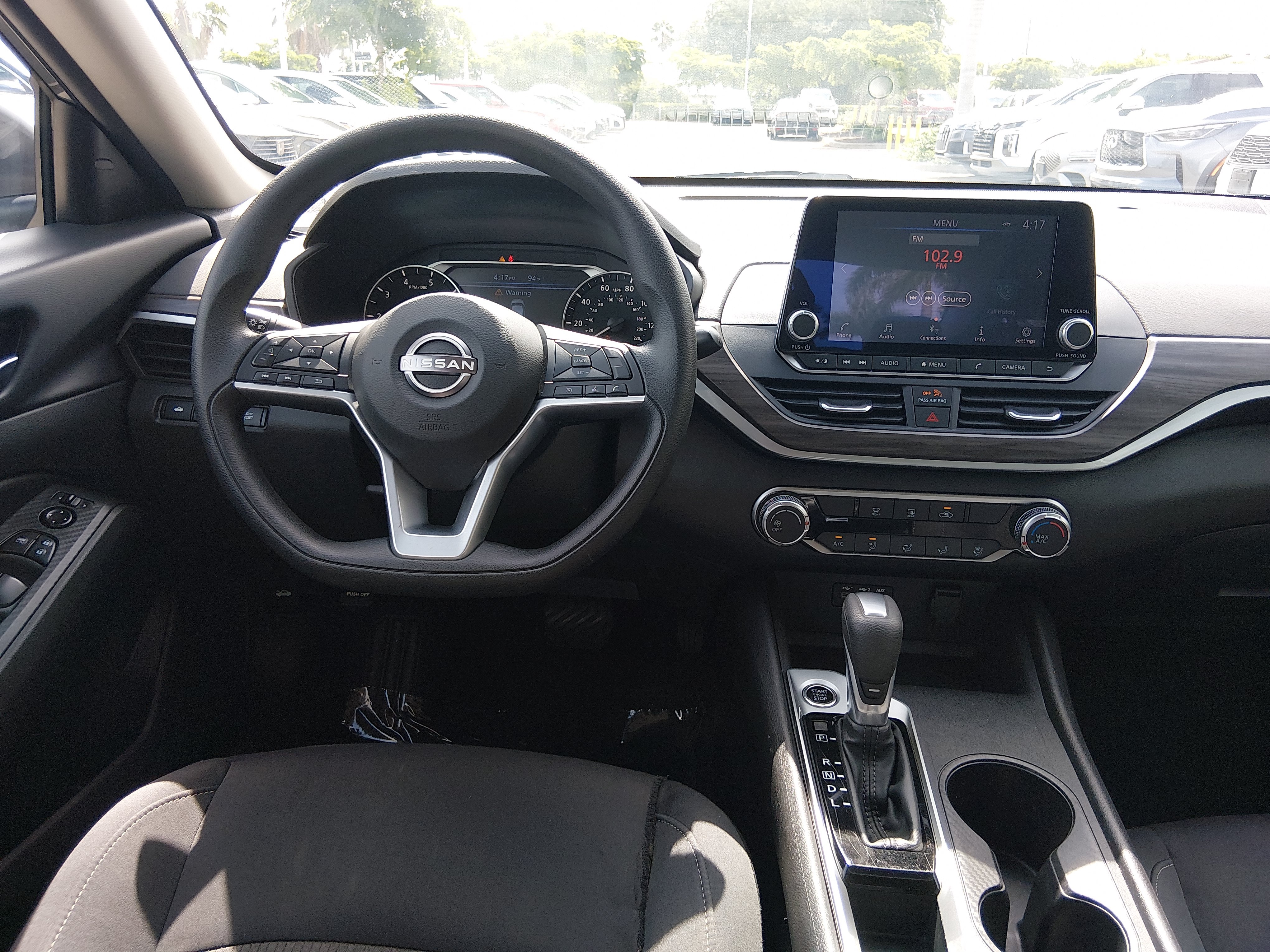 2025 Nissan Altima SV - Photo 12