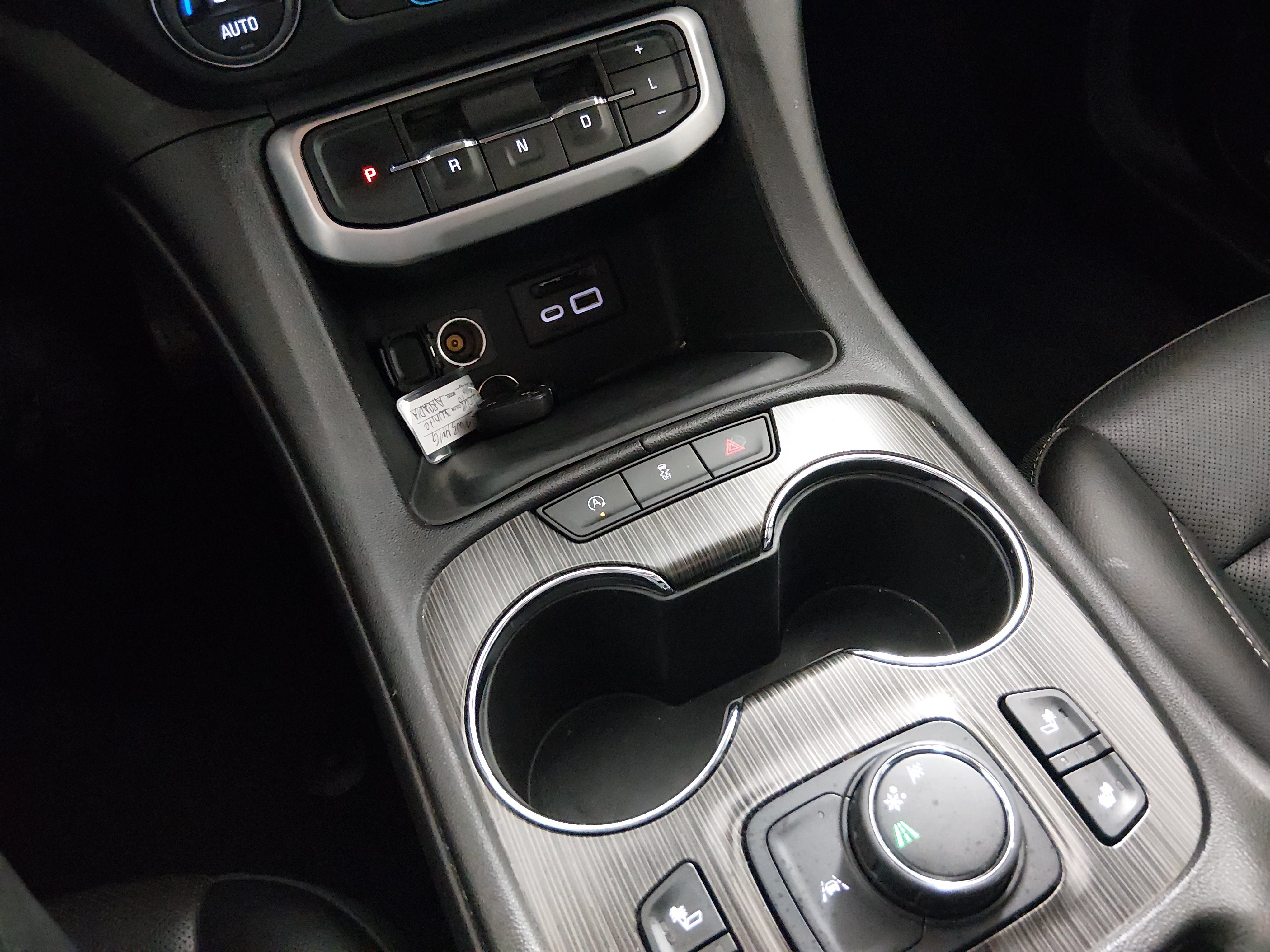 2023 GMC Acadia SLT - Photo 16