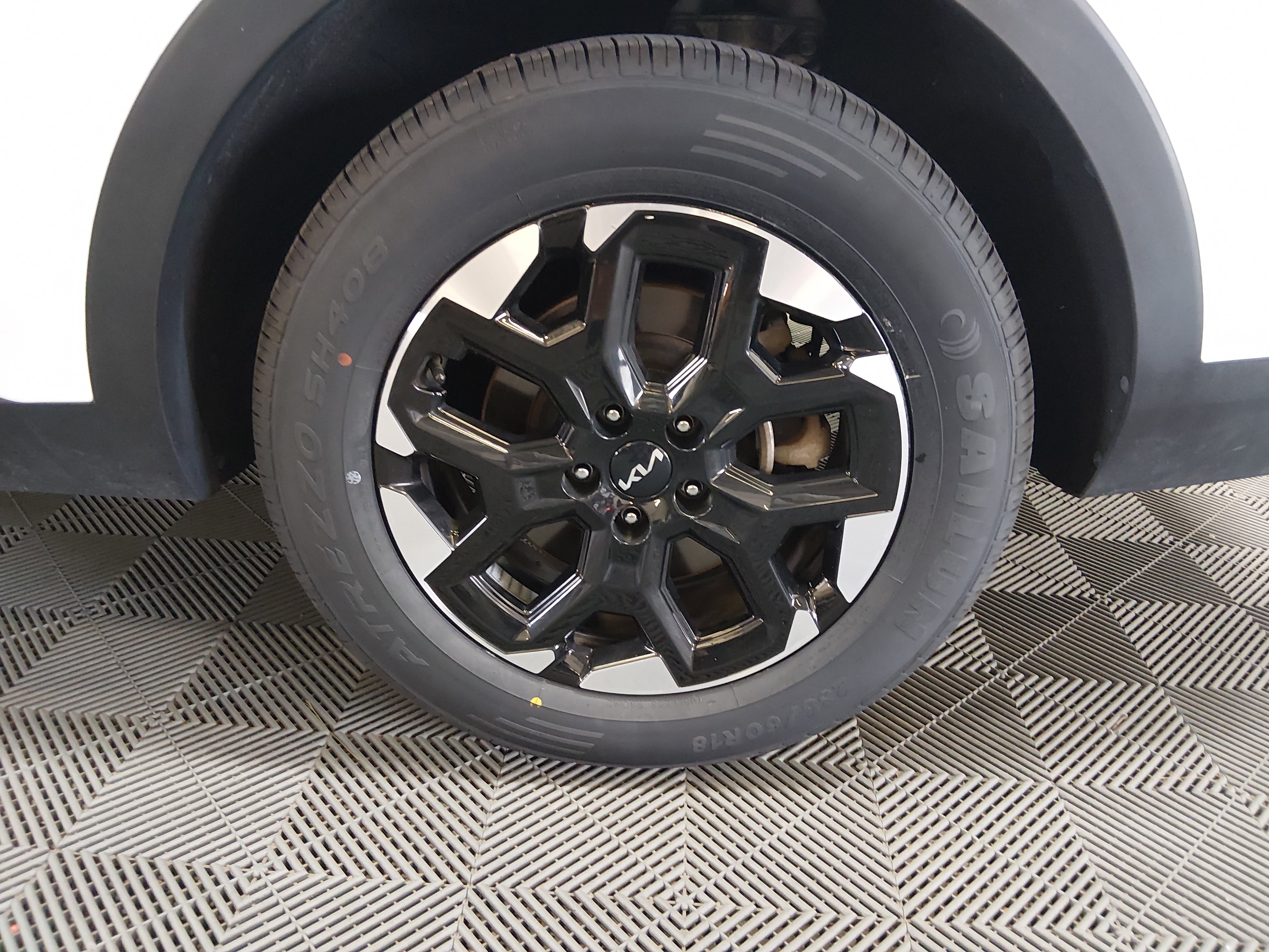 2024 Kia Sorento S - Photo 10