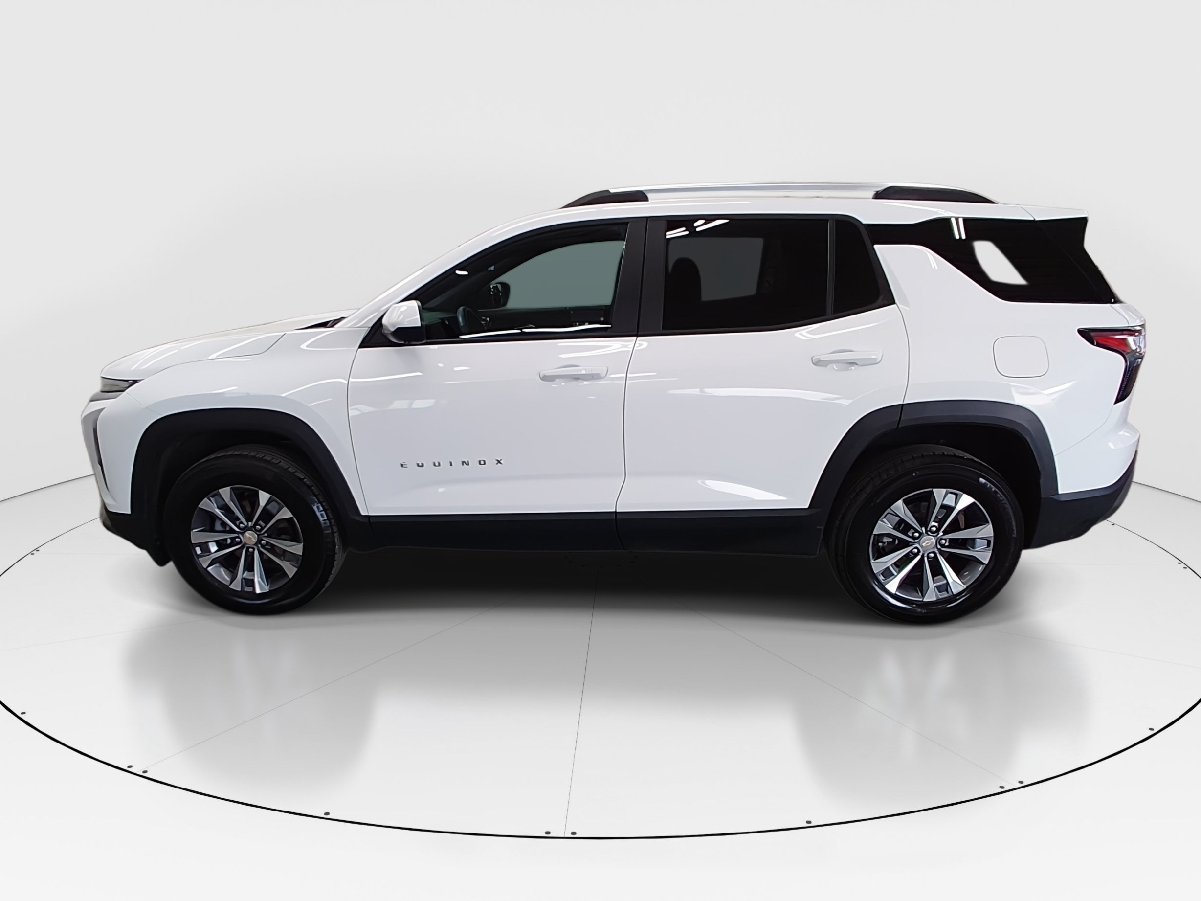 2025 Chevrolet Equinox LT - Photo 4