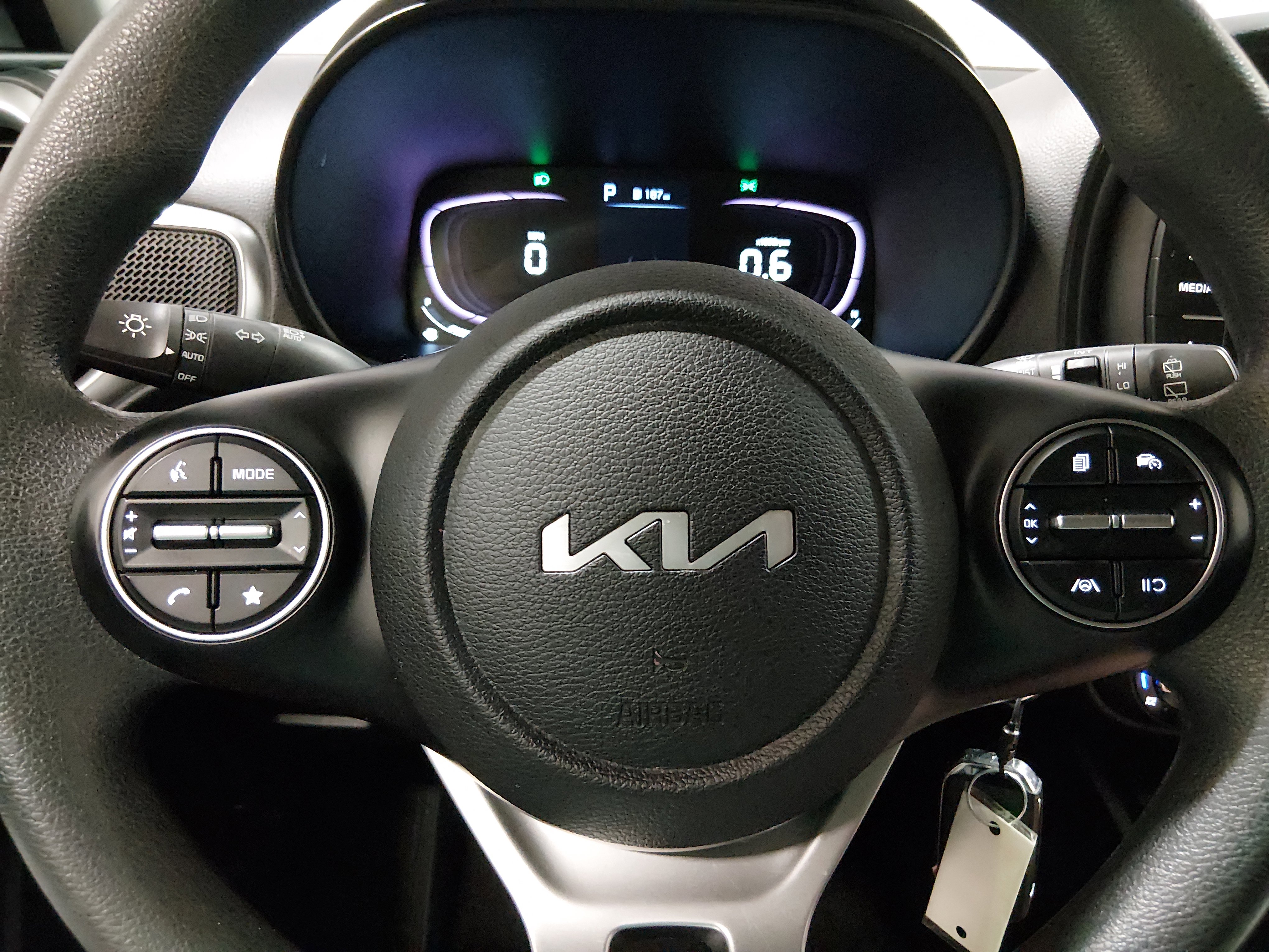 2024 Kia Soul LX - Photo 12