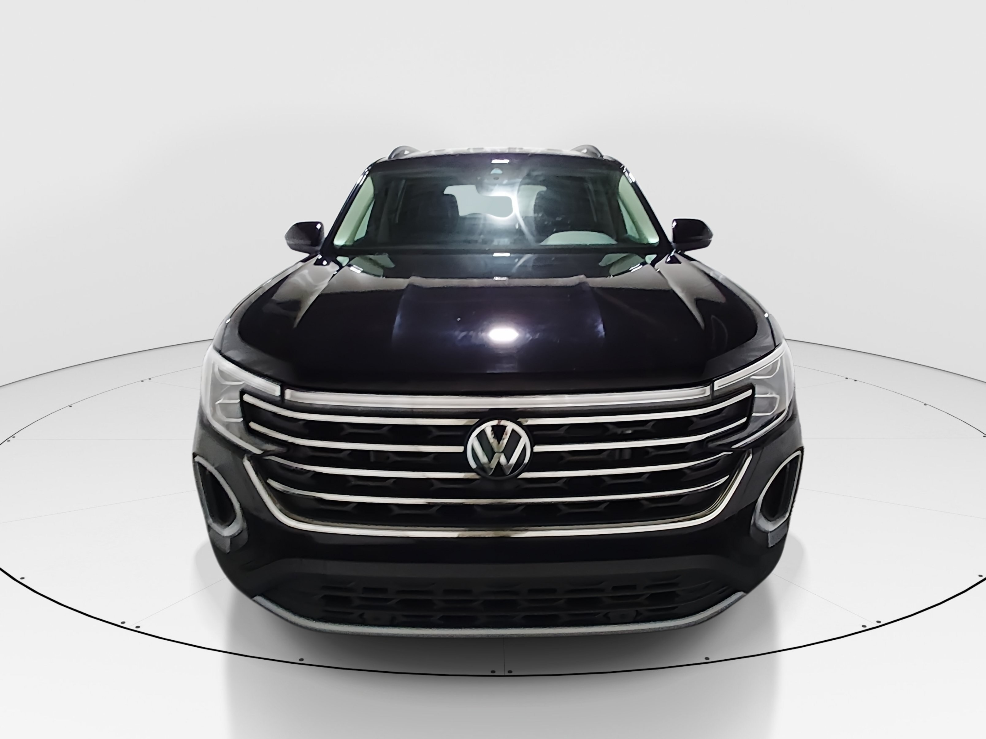 2025 Volkswagen Atlas SE w/Tech - Photo 2
