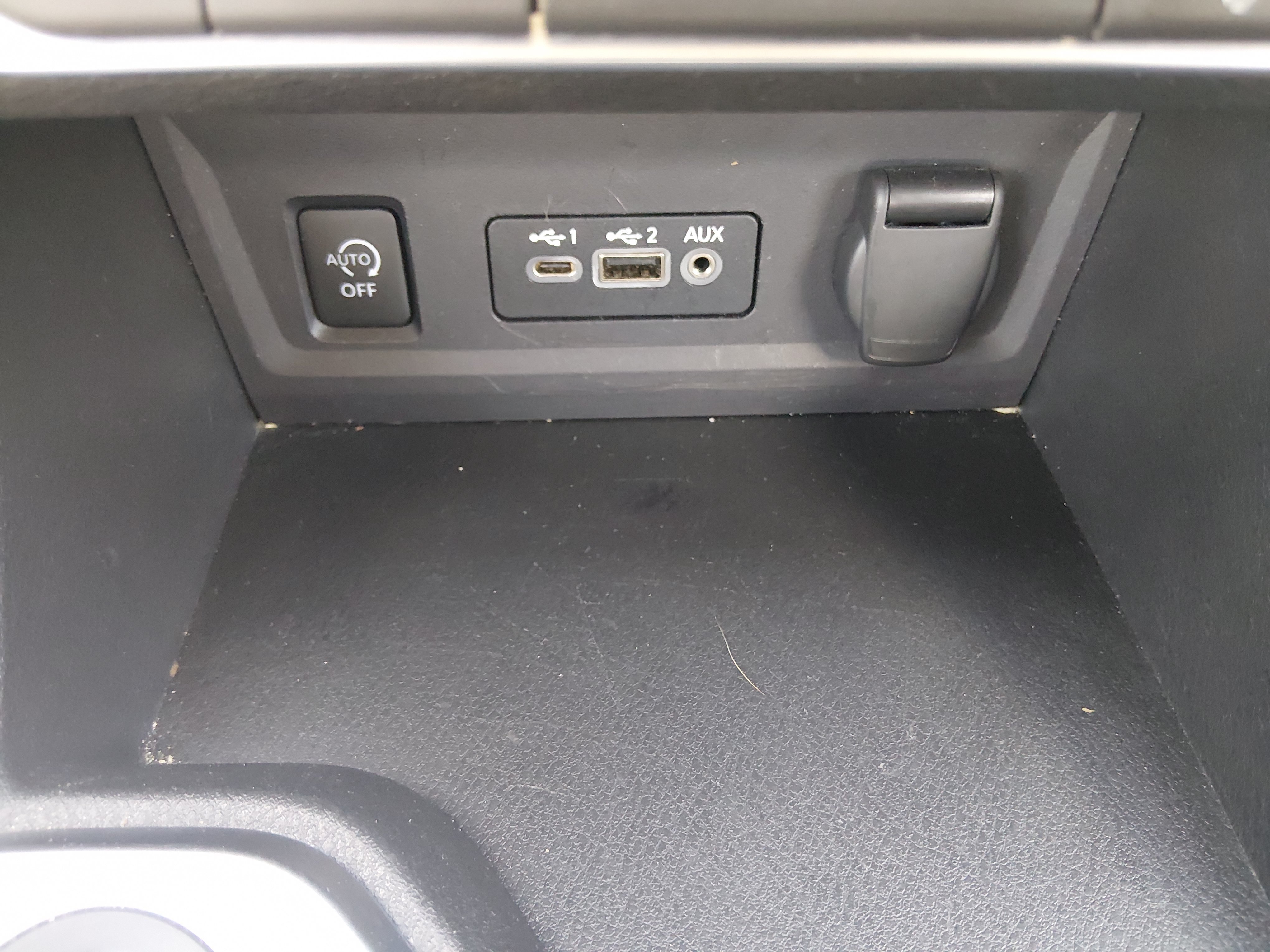 2024 Nissan Sentra SV - Photo 18