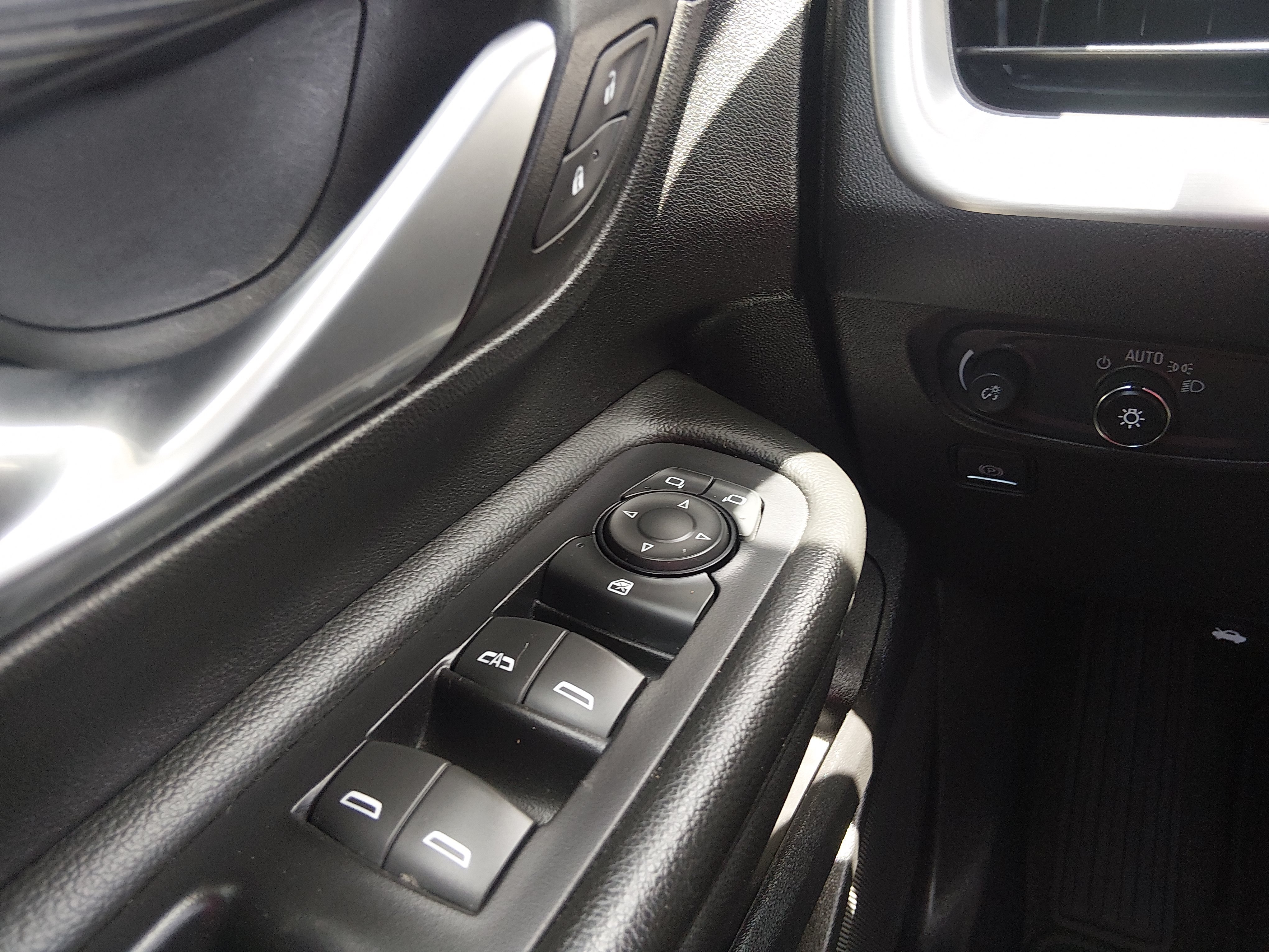 2024 GMC Terrain SLE - Photo 13
