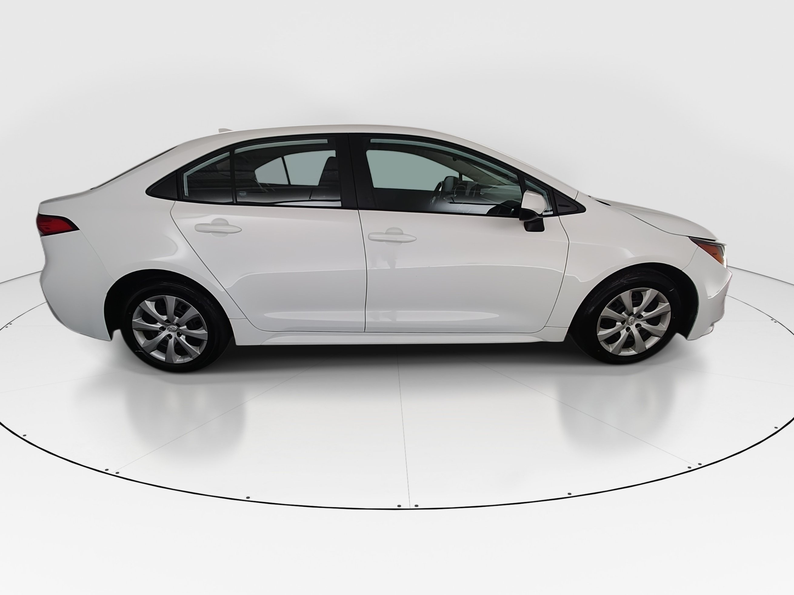 2024 Toyota Corolla LE - Photo 8