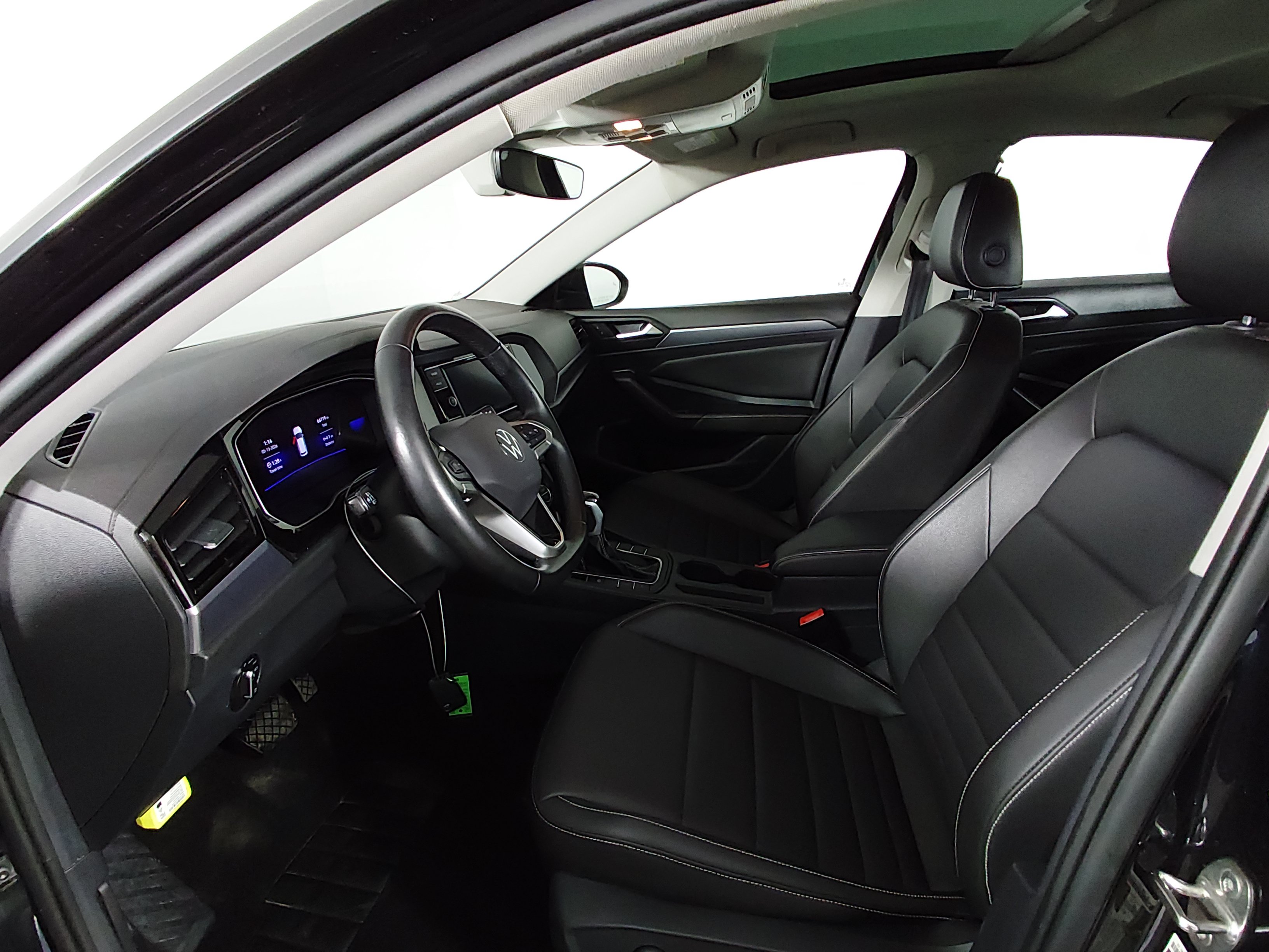 2024 Volkswagen Jetta SE - Photo 19