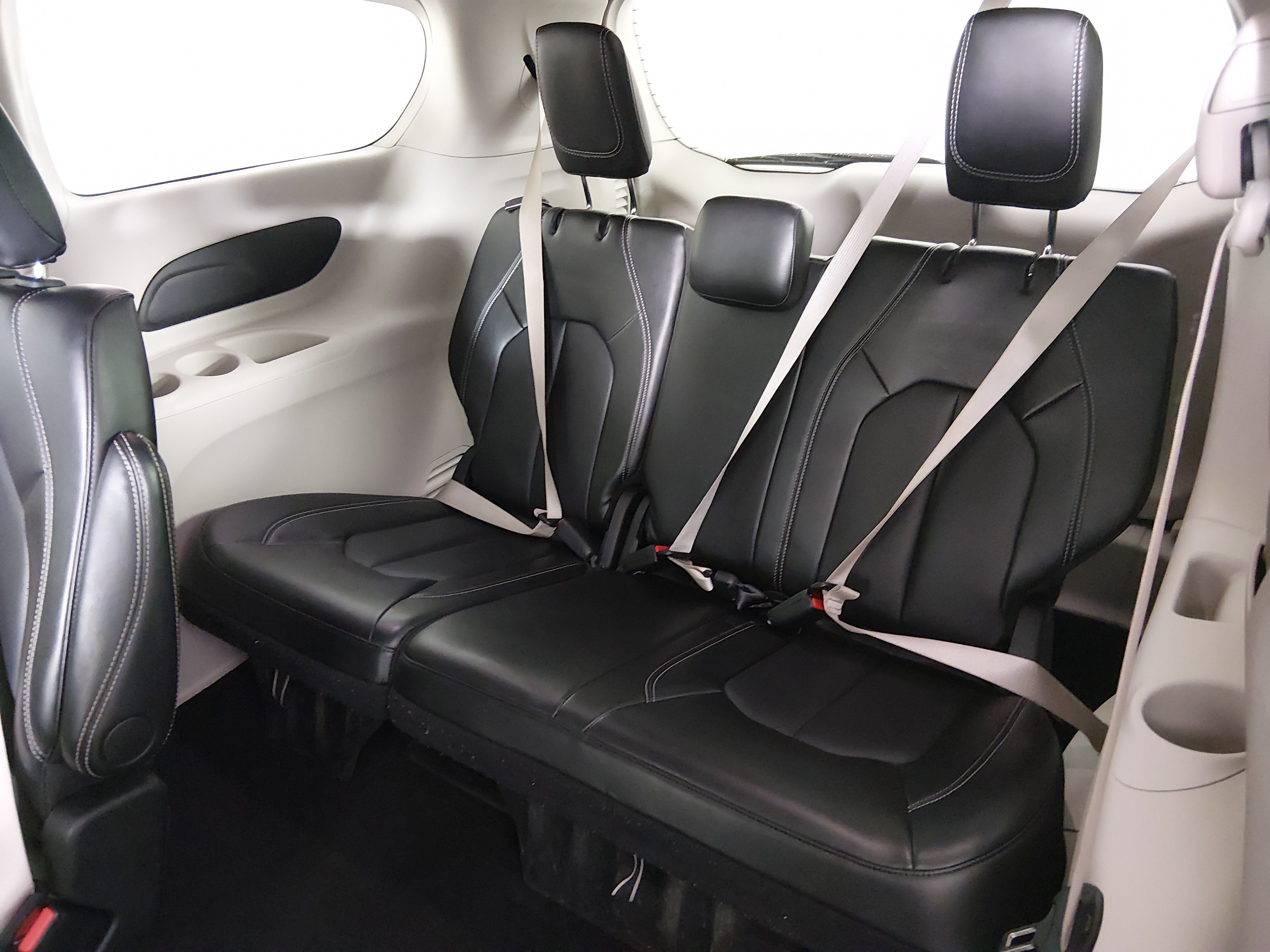 2024 Chrysler Pacifica Touring L - Photo 17