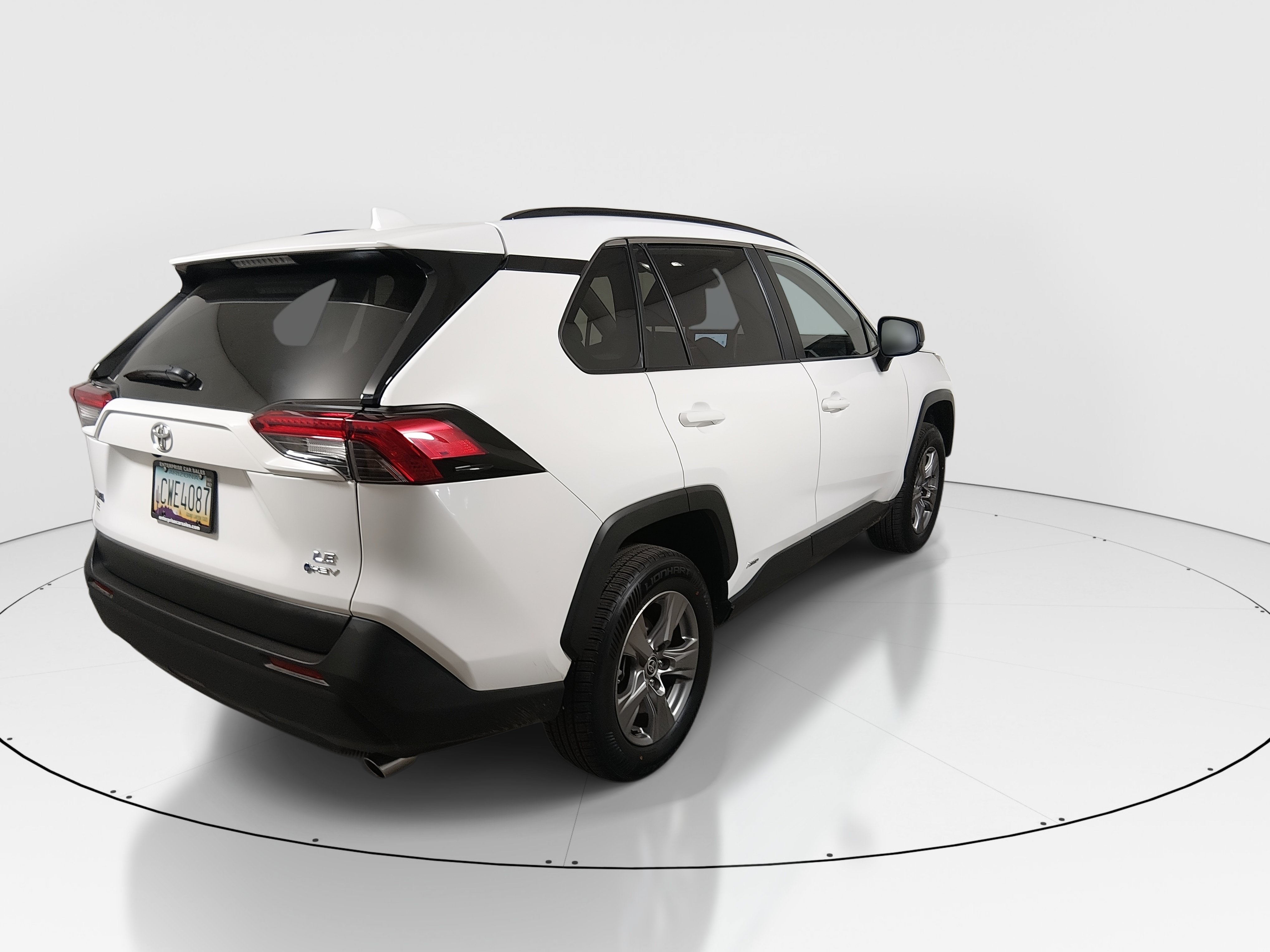 2025 Toyota RAV4 LE - Photo 7