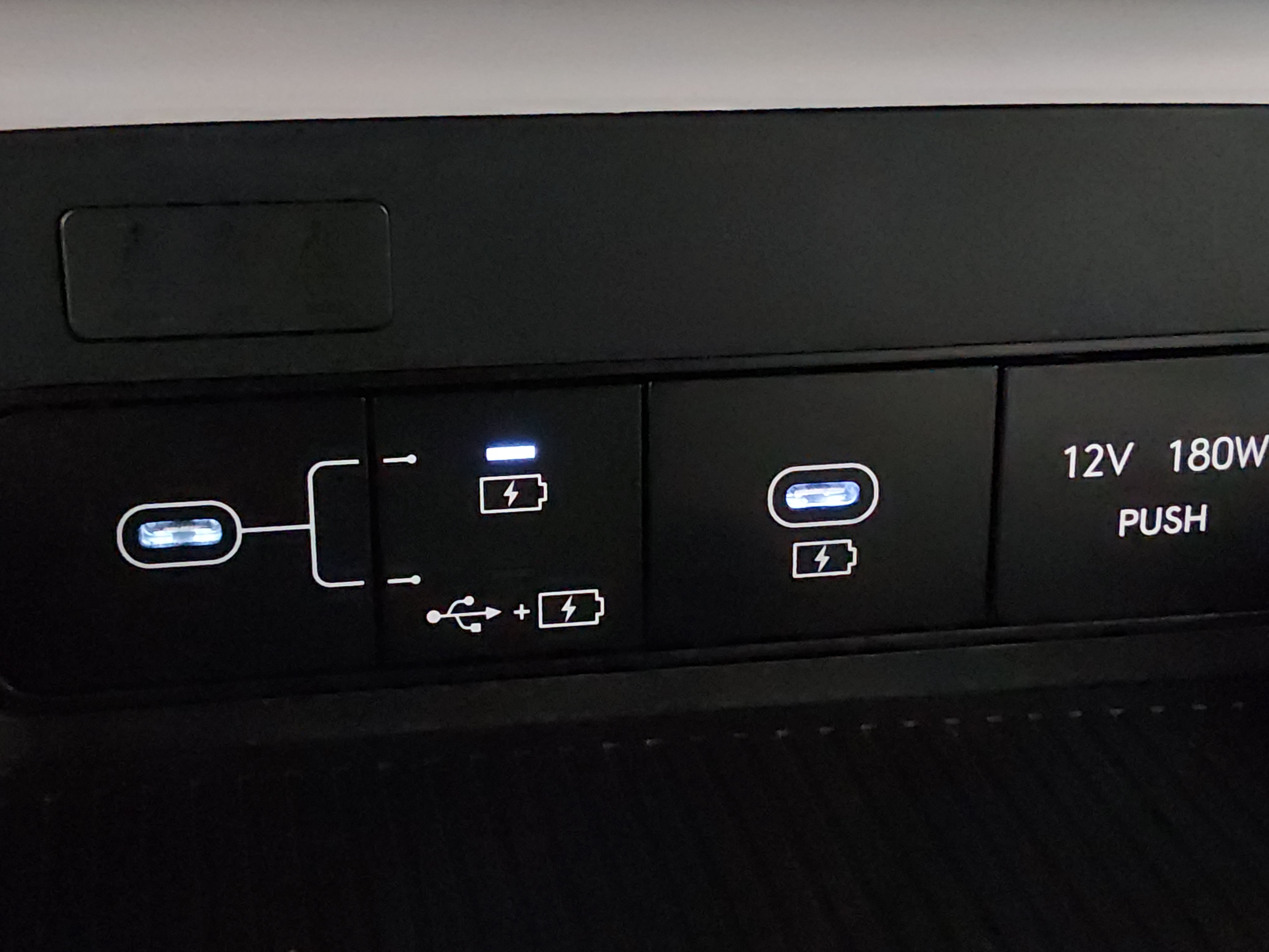 2025 Hyundai Kona SEL - Photo 17