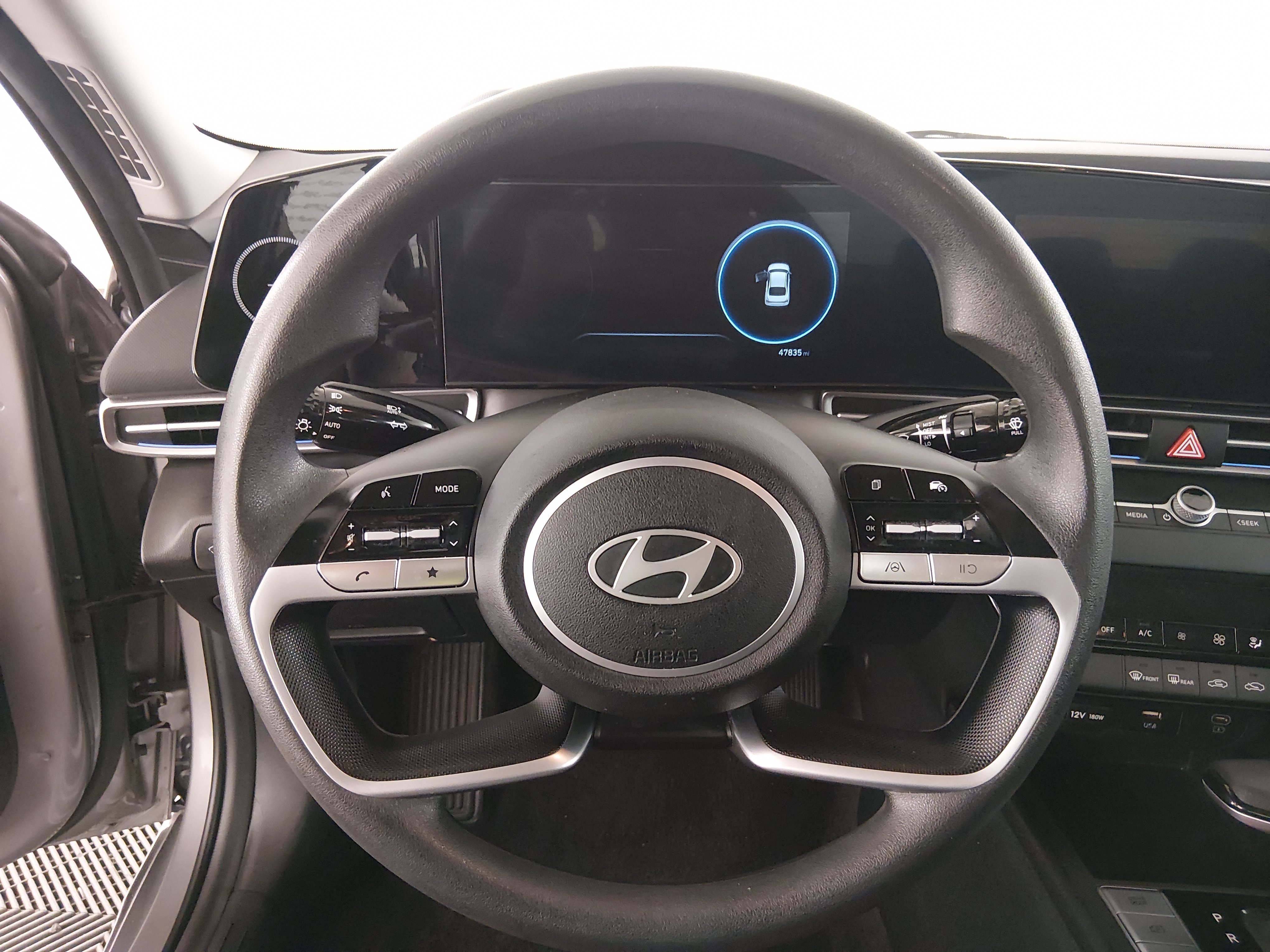 2024 Hyundai Elantra SEL - Photo 12