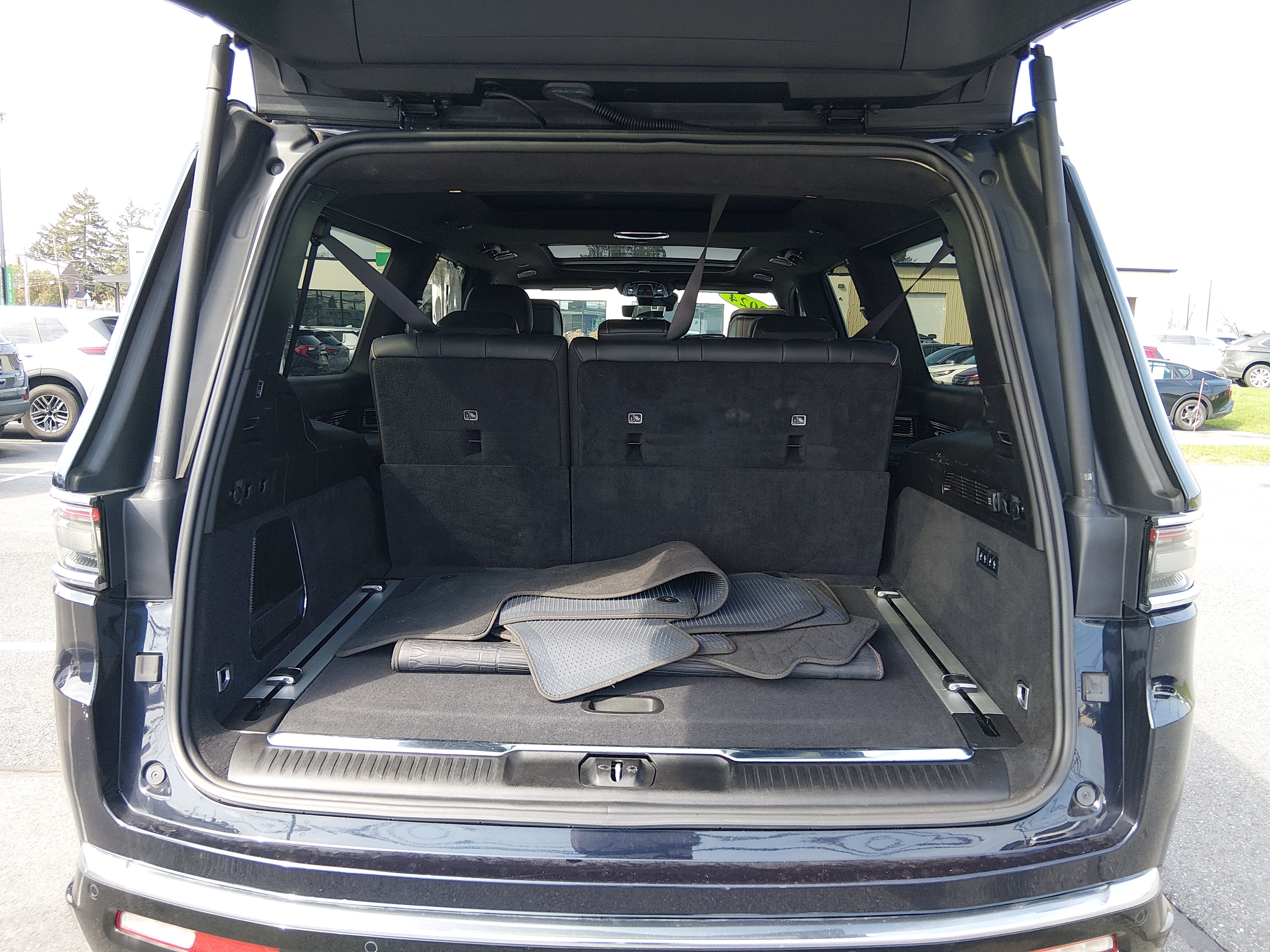 2024 Jeep Grand Wagoneer L Series III - Photo 11