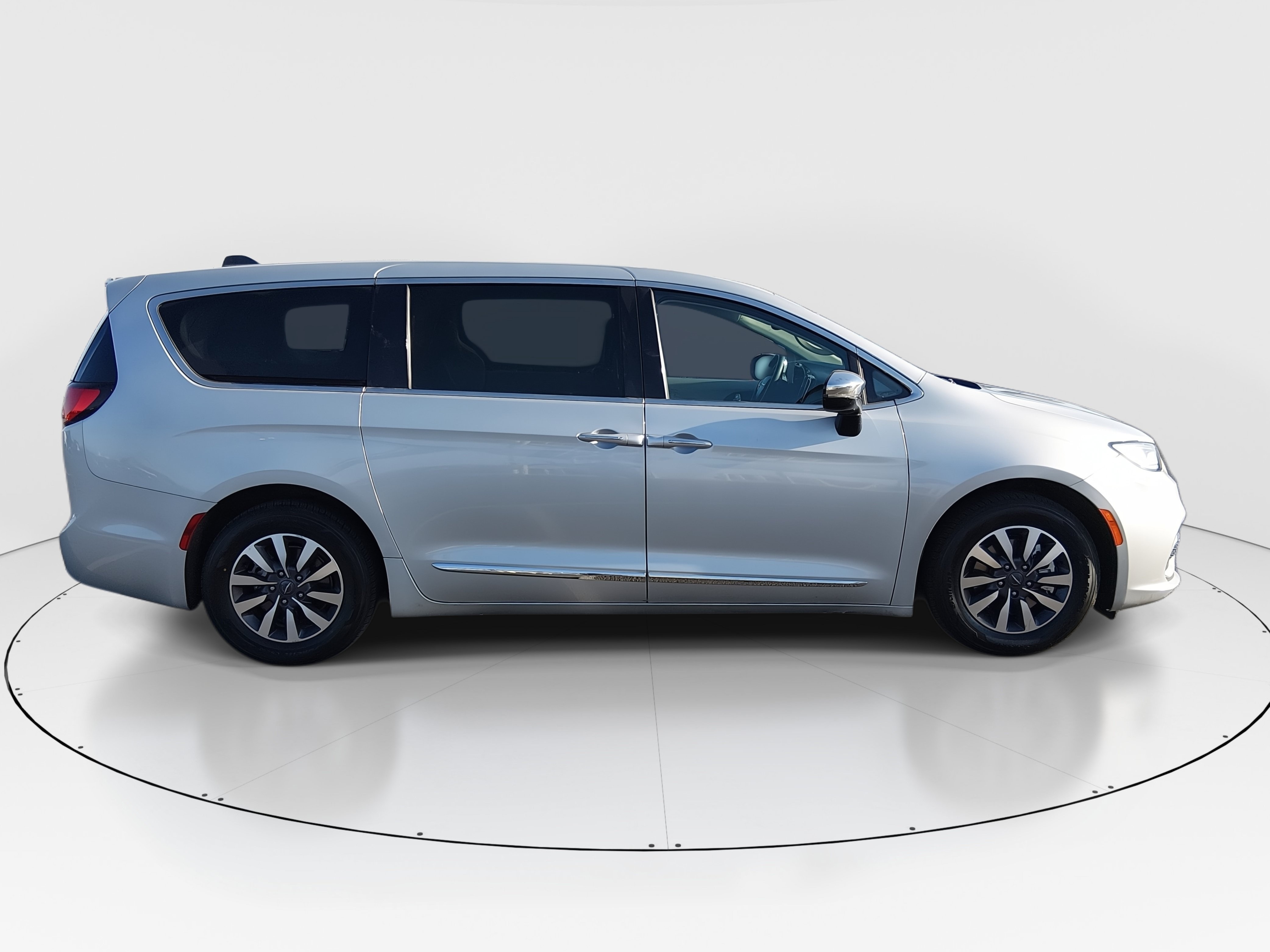 2023 Chrysler Pacifica Hybrid Limited - Photo 8