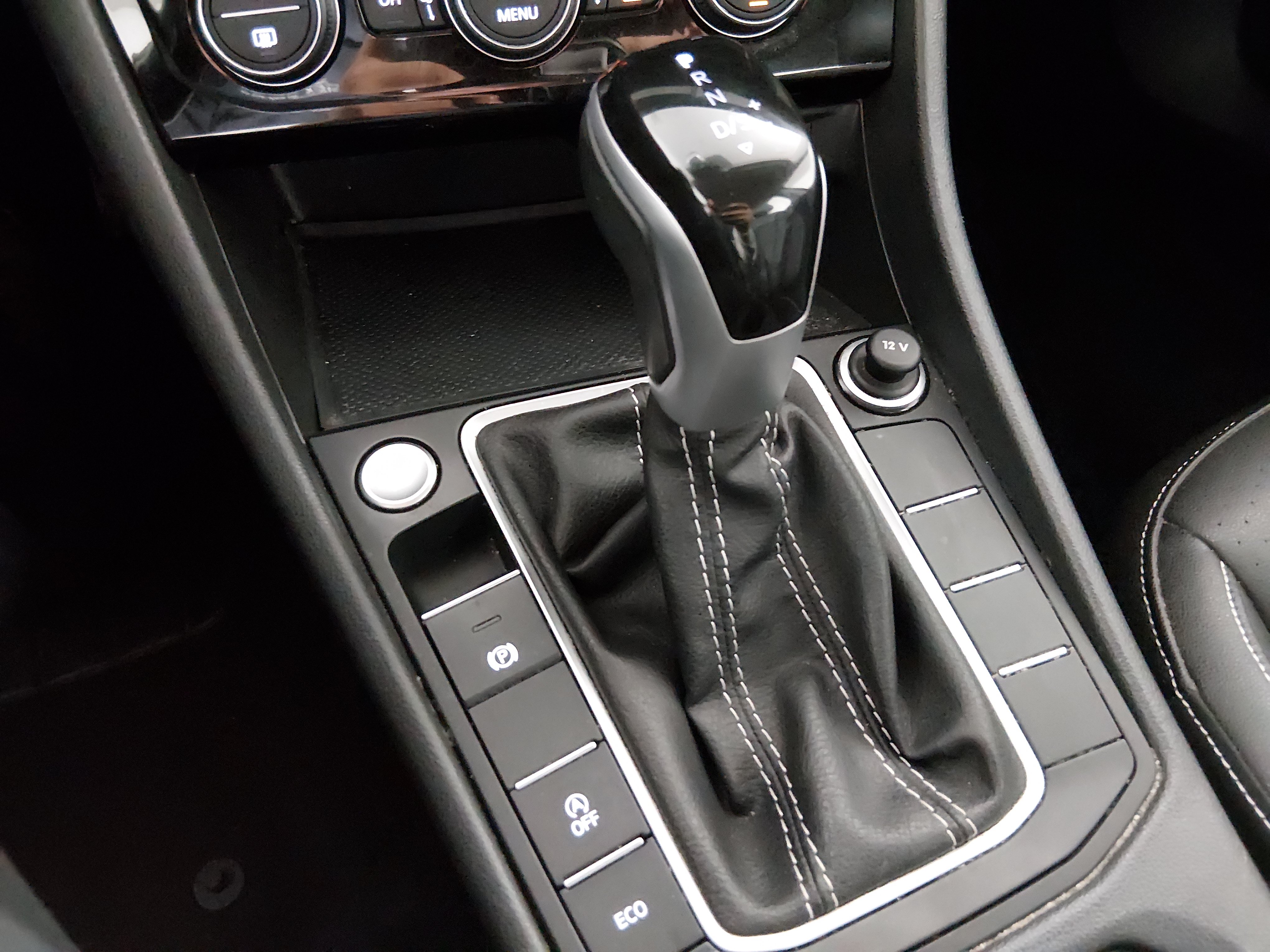2024 Volkswagen Jetta SE - Photo 16