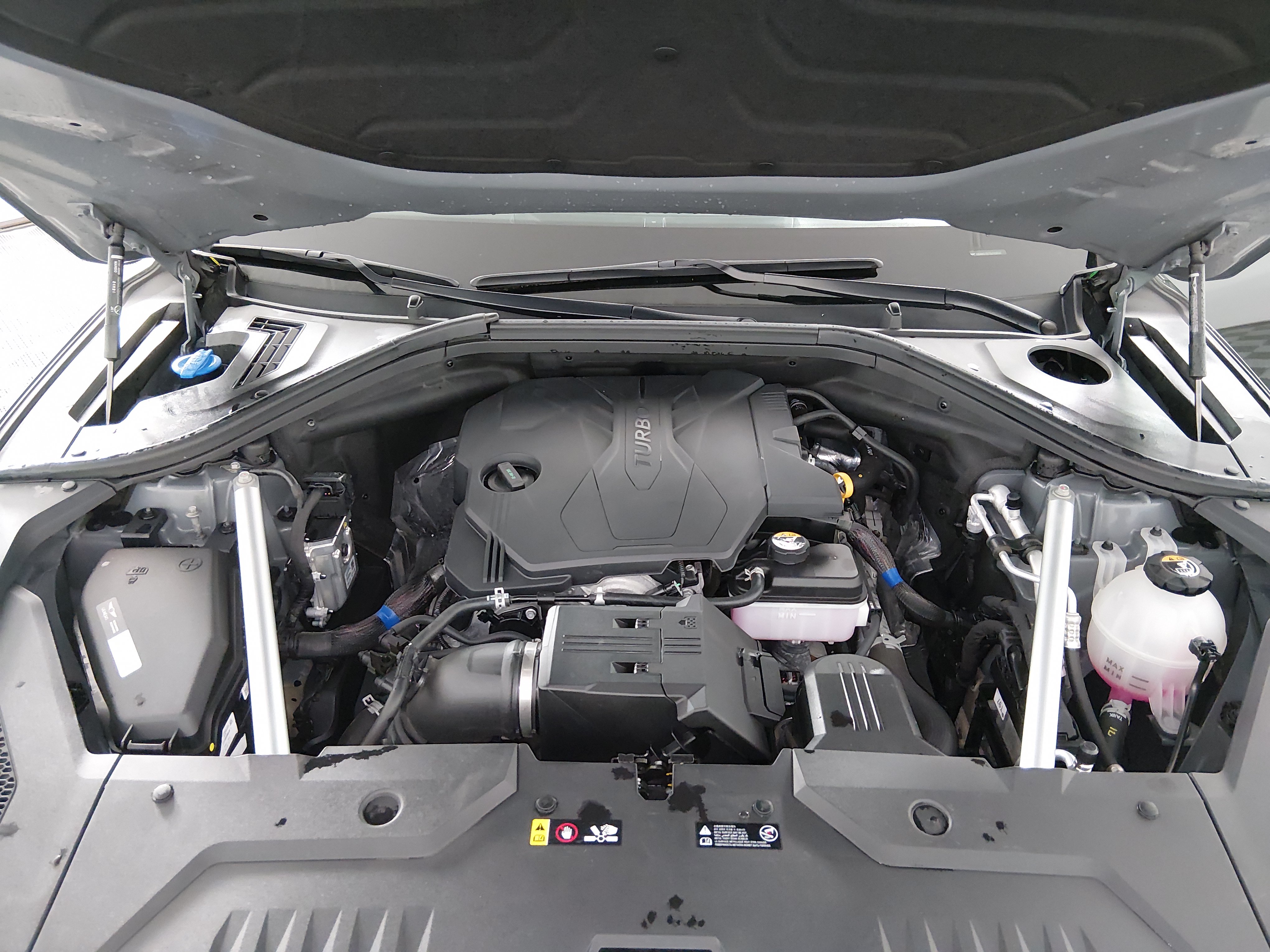 2025 GENESIS GV70 Standard - Photo 9