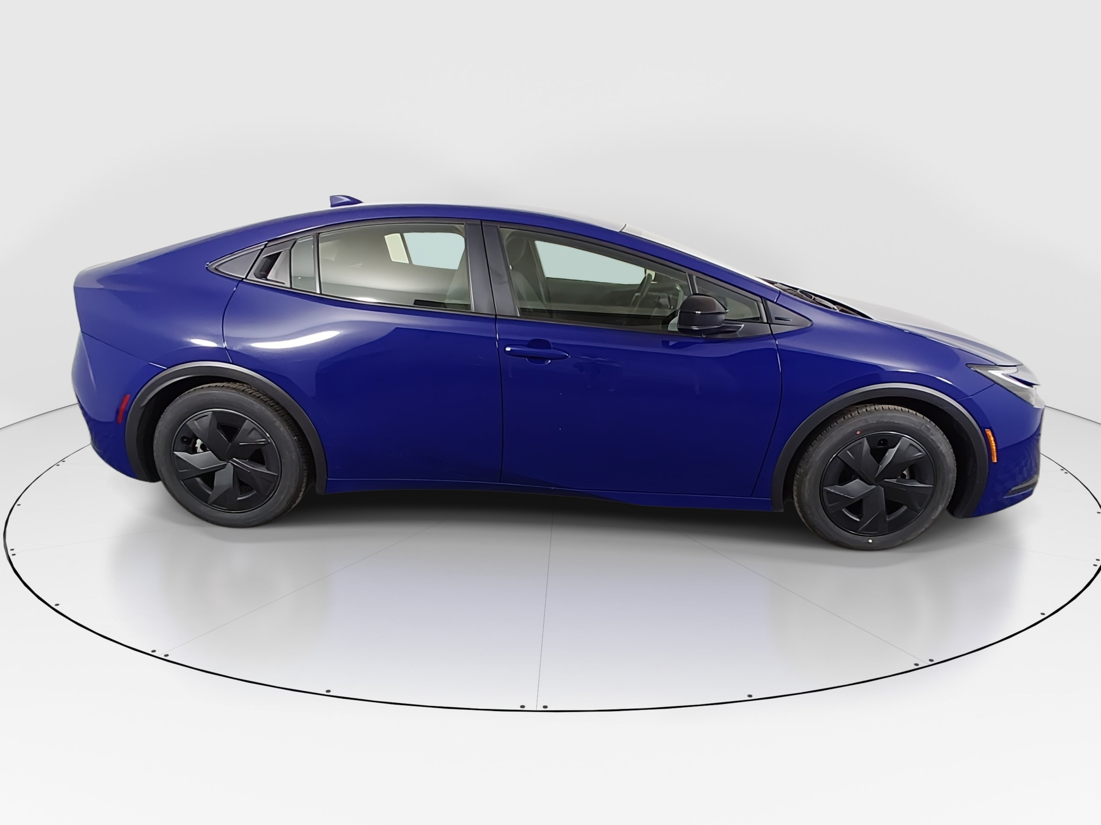 2025 Toyota Prius LE - Photo 8