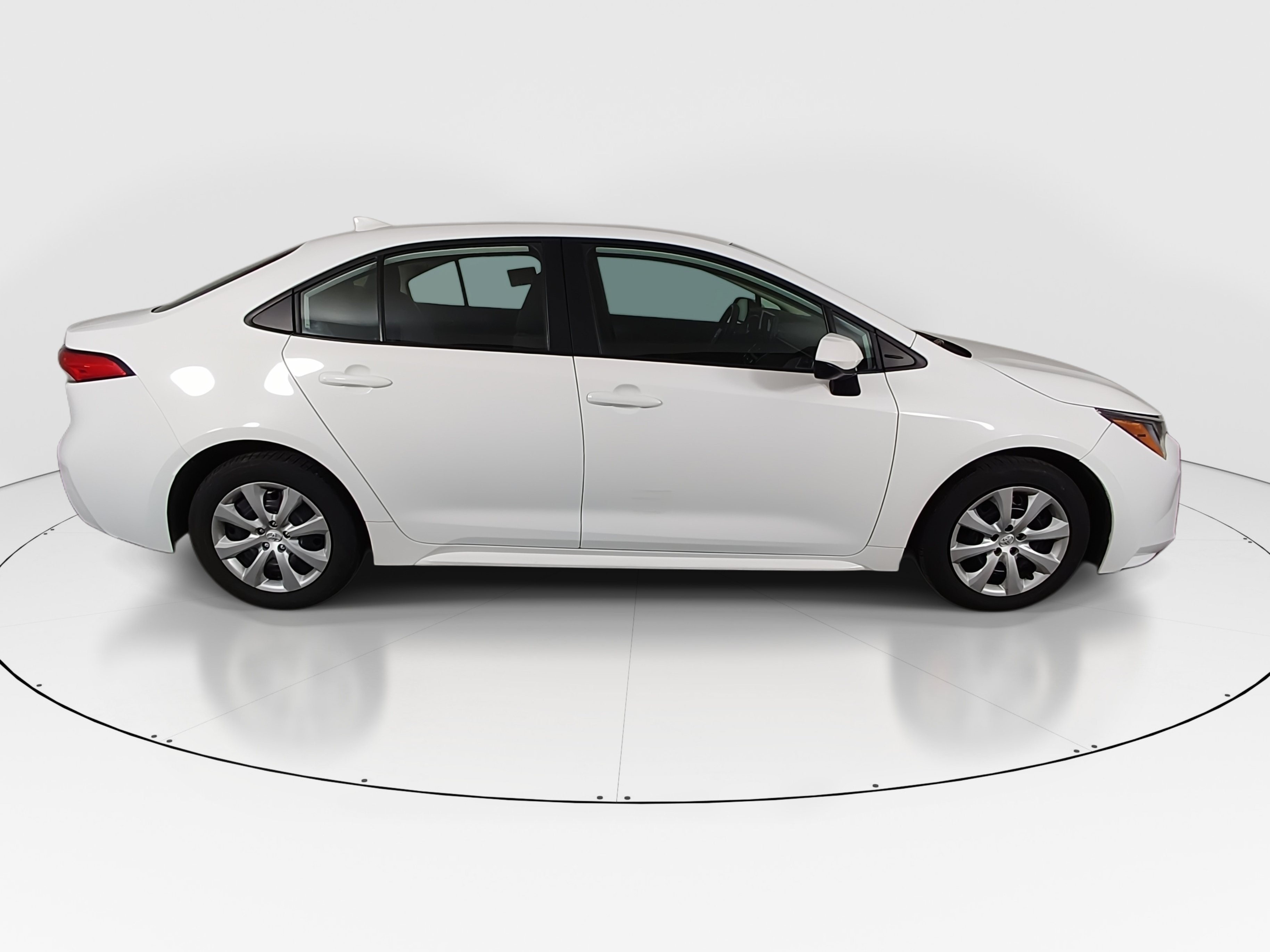 2024 Toyota Corolla LE - Photo 8
