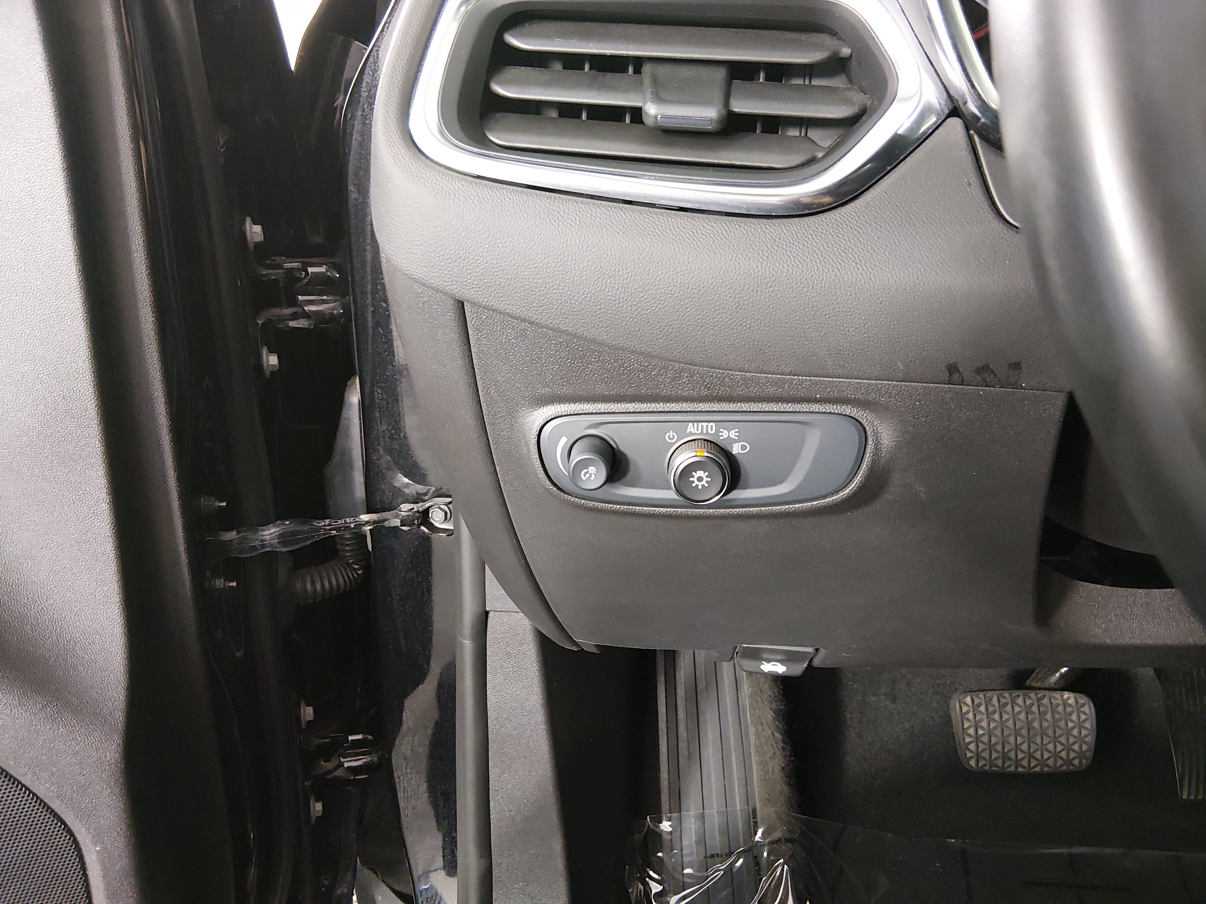 2024 Chevrolet Equinox LT - Photo 13