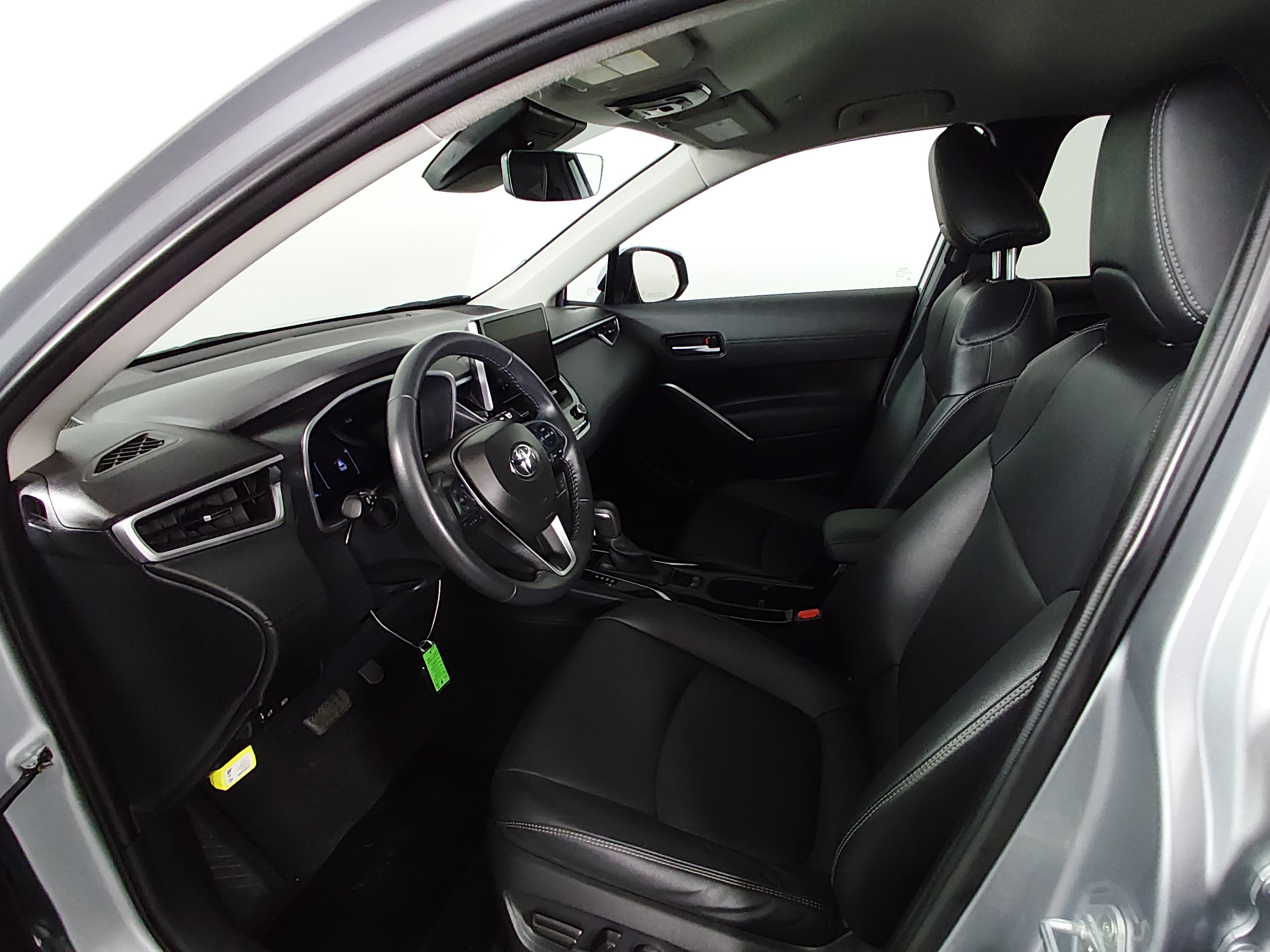 2024 Toyota Corolla Cross XLE - Photo 19