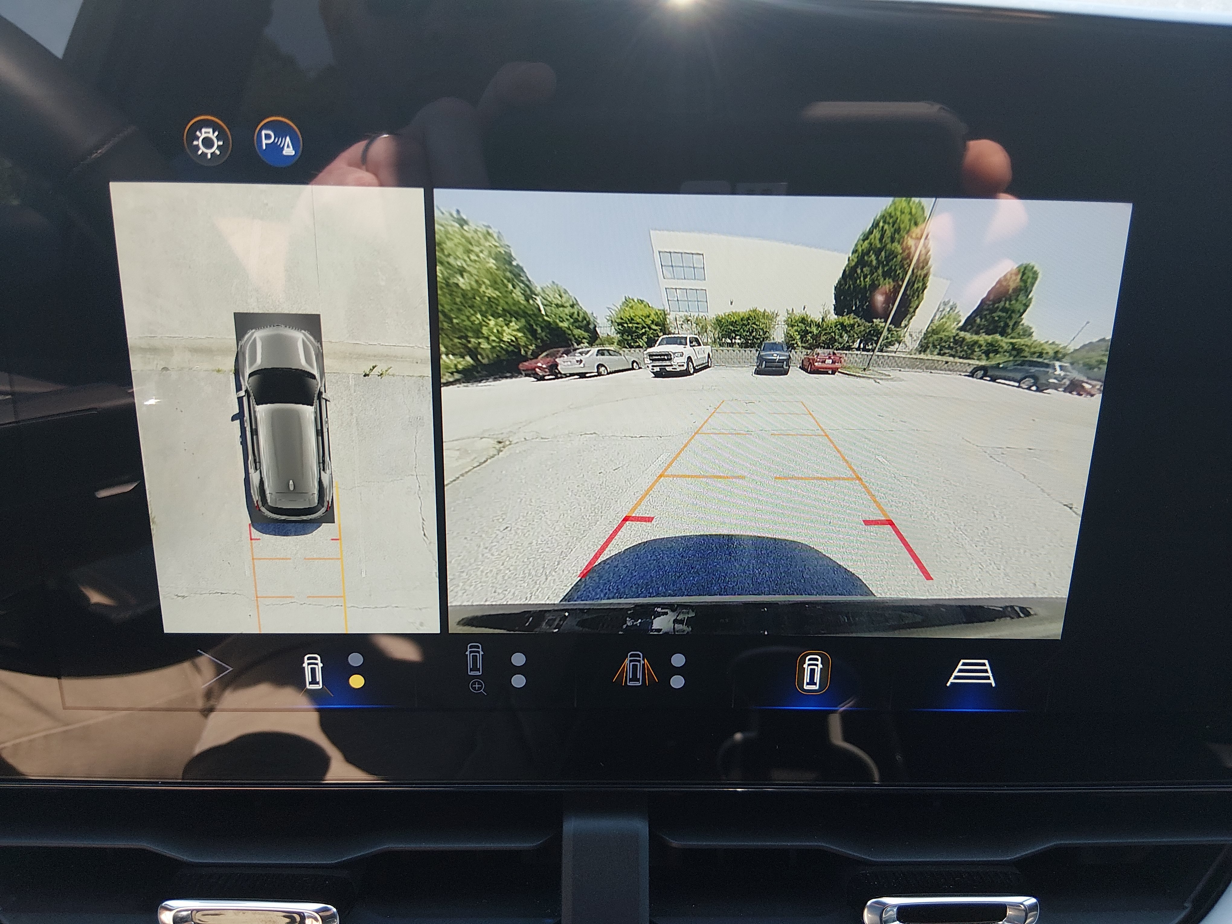 2025 Chevrolet Equinox LT - Photo 16