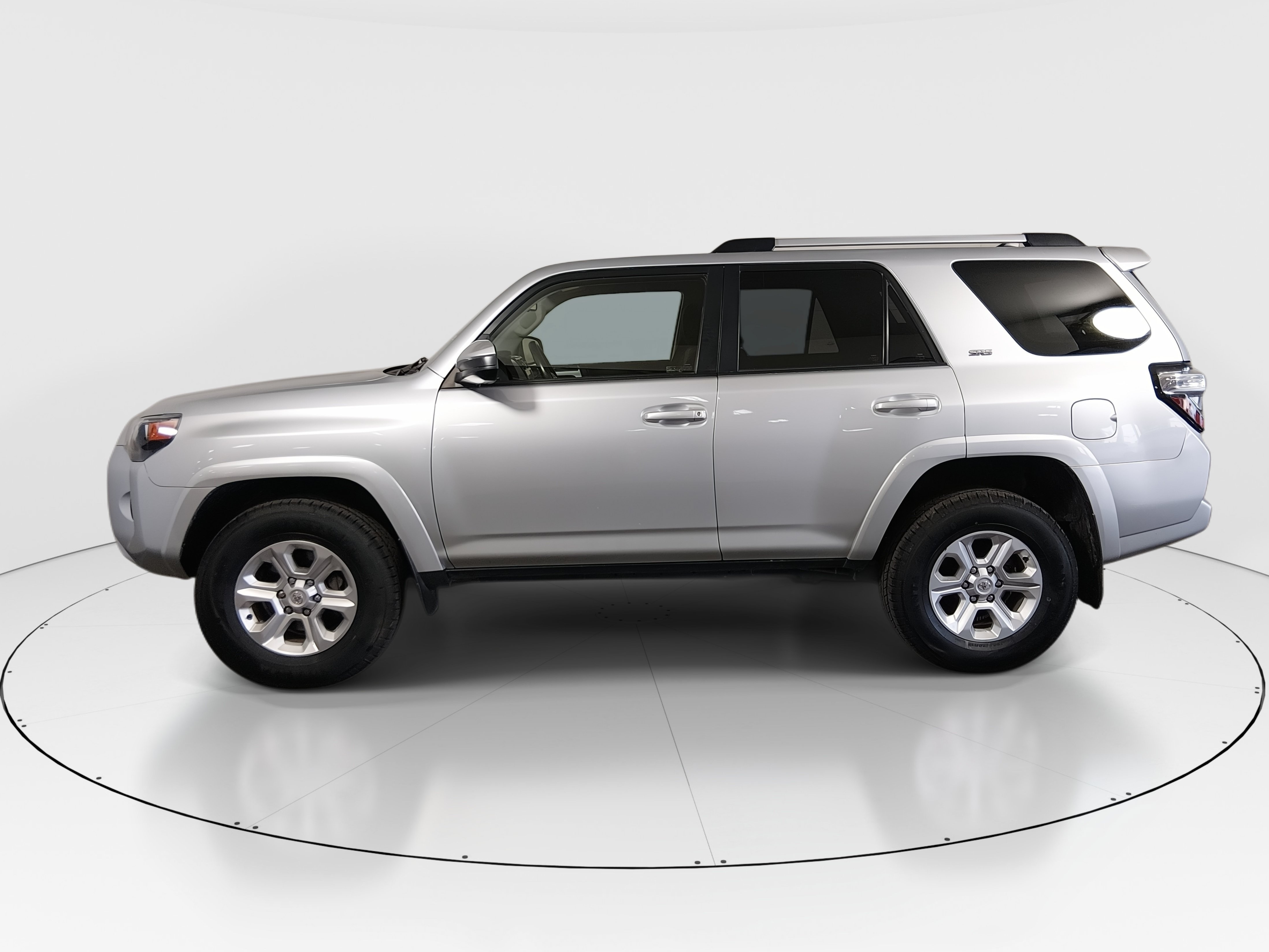 2024 Toyota 4Runner SR5 - Photo 4