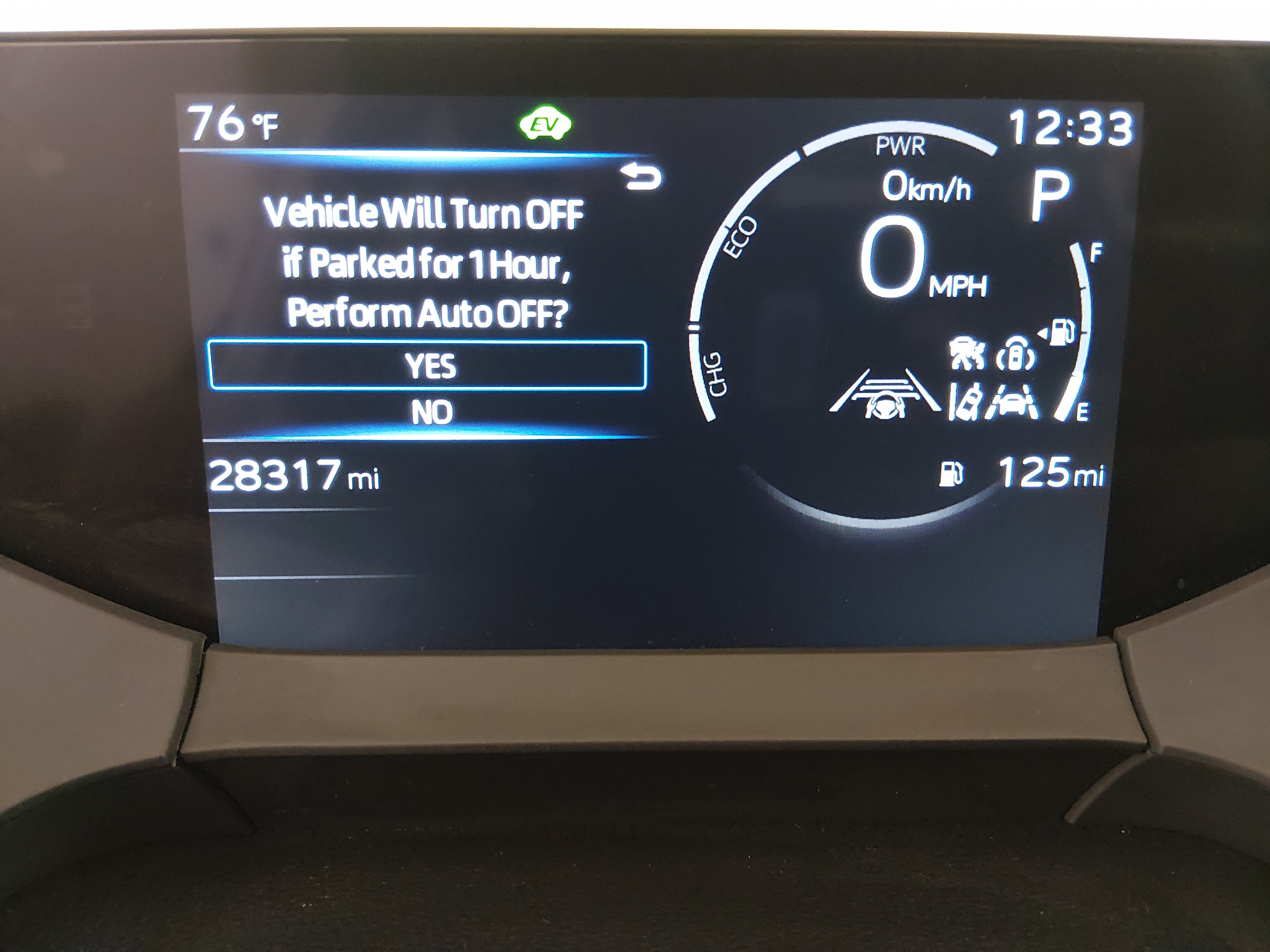 2025 Toyota Prius LE - Photo 14