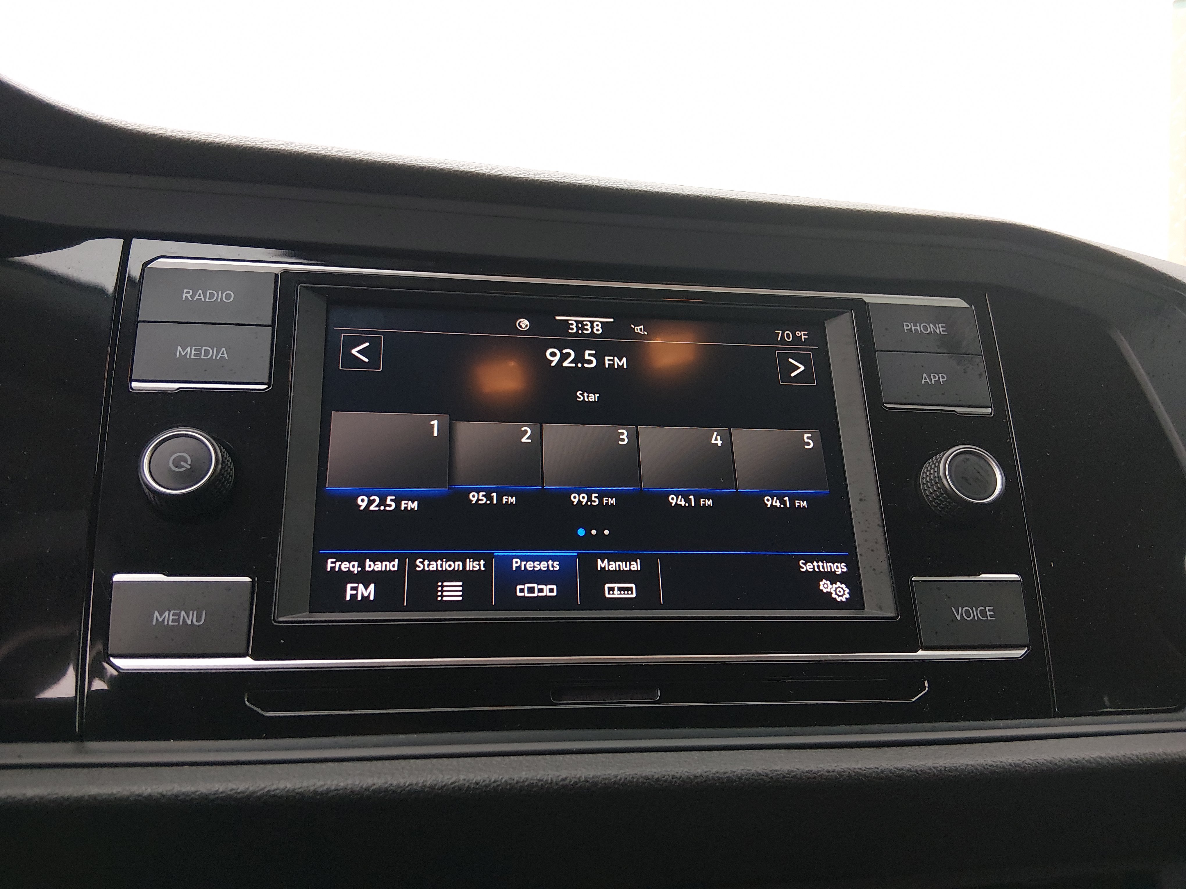 2024 Volkswagen Jetta SE - Photo 17