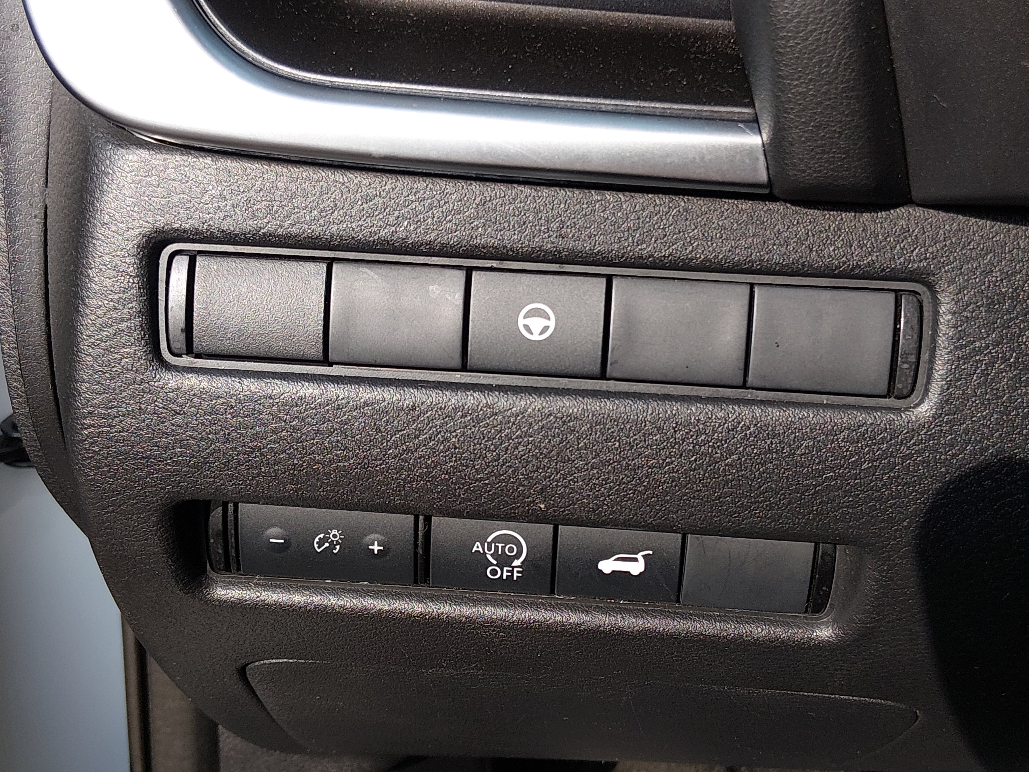 2024 Nissan Rogue SV - Photo 13