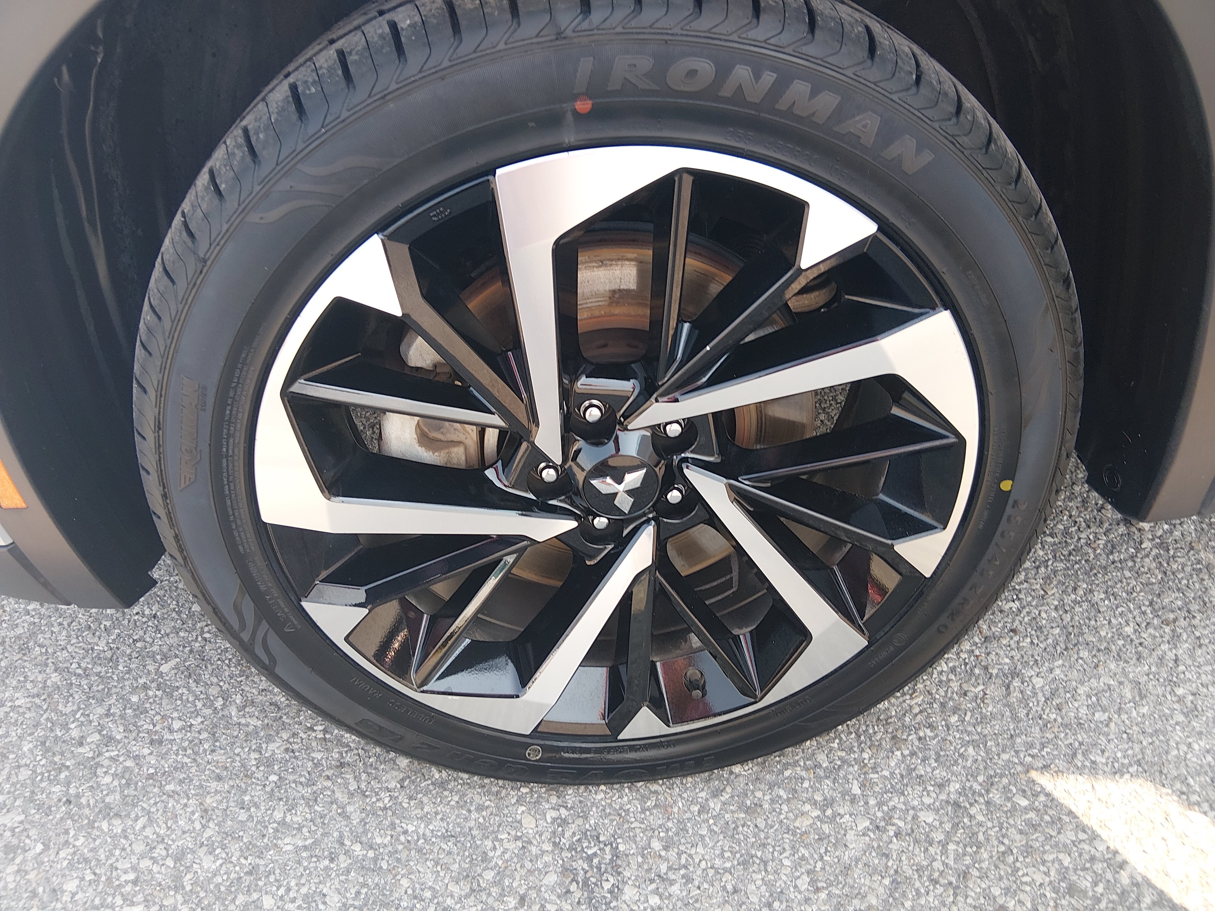 2024 Mitsubishi Outlander SE - Photo 10