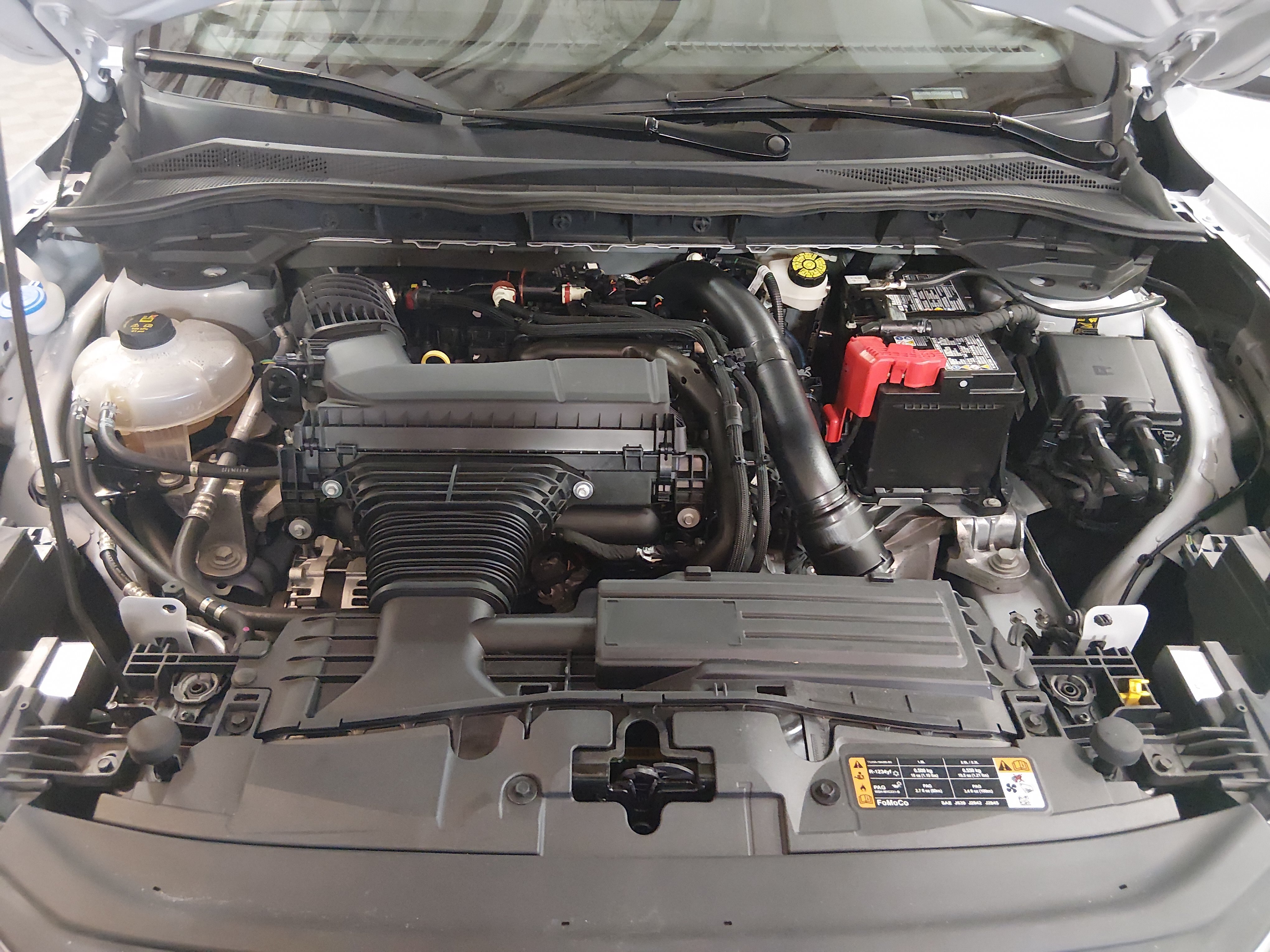 2025 Ford Escape ST-Line Select - Photo 9