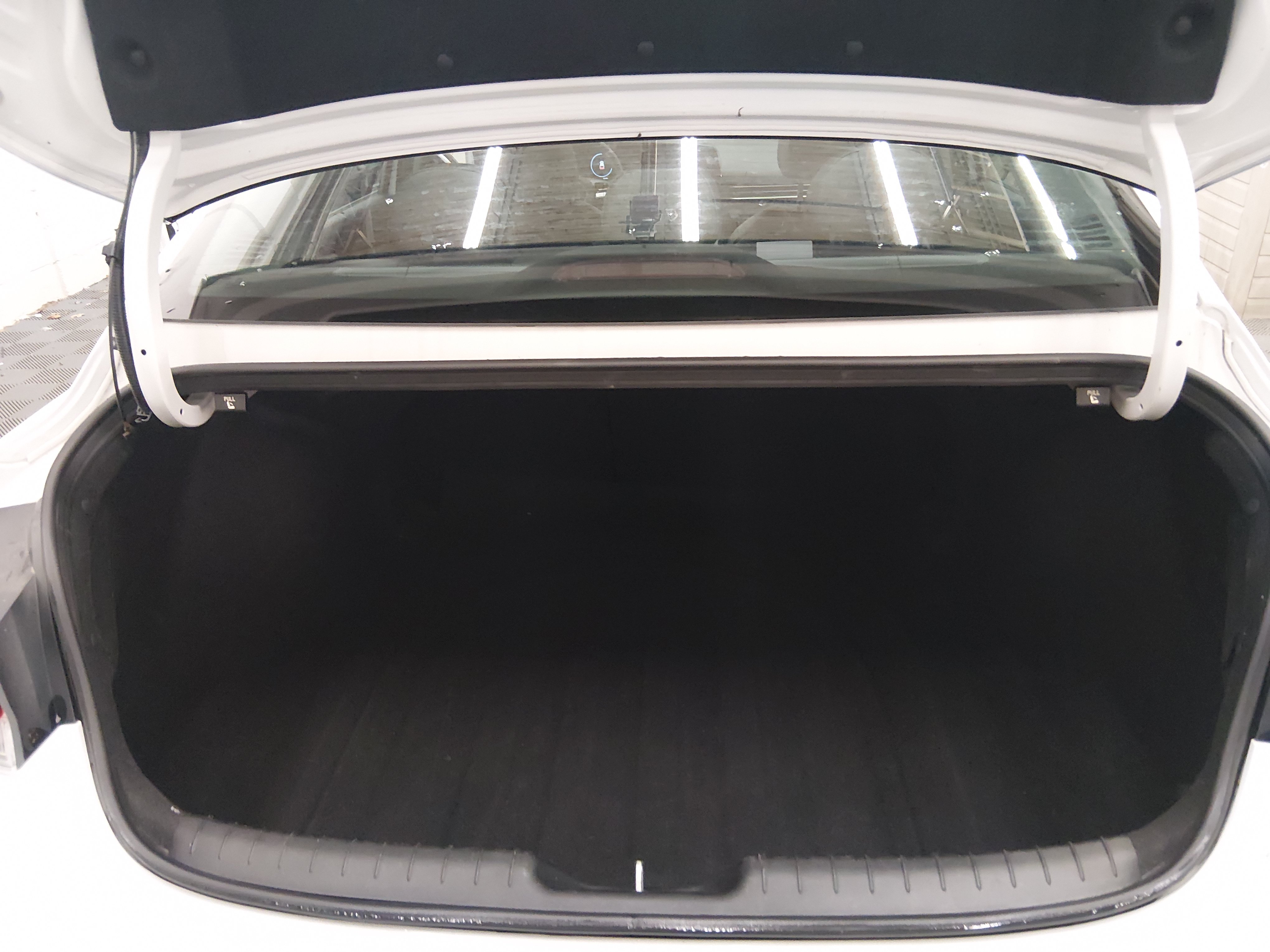 2024 Hyundai Elantra Limited - Photo 11