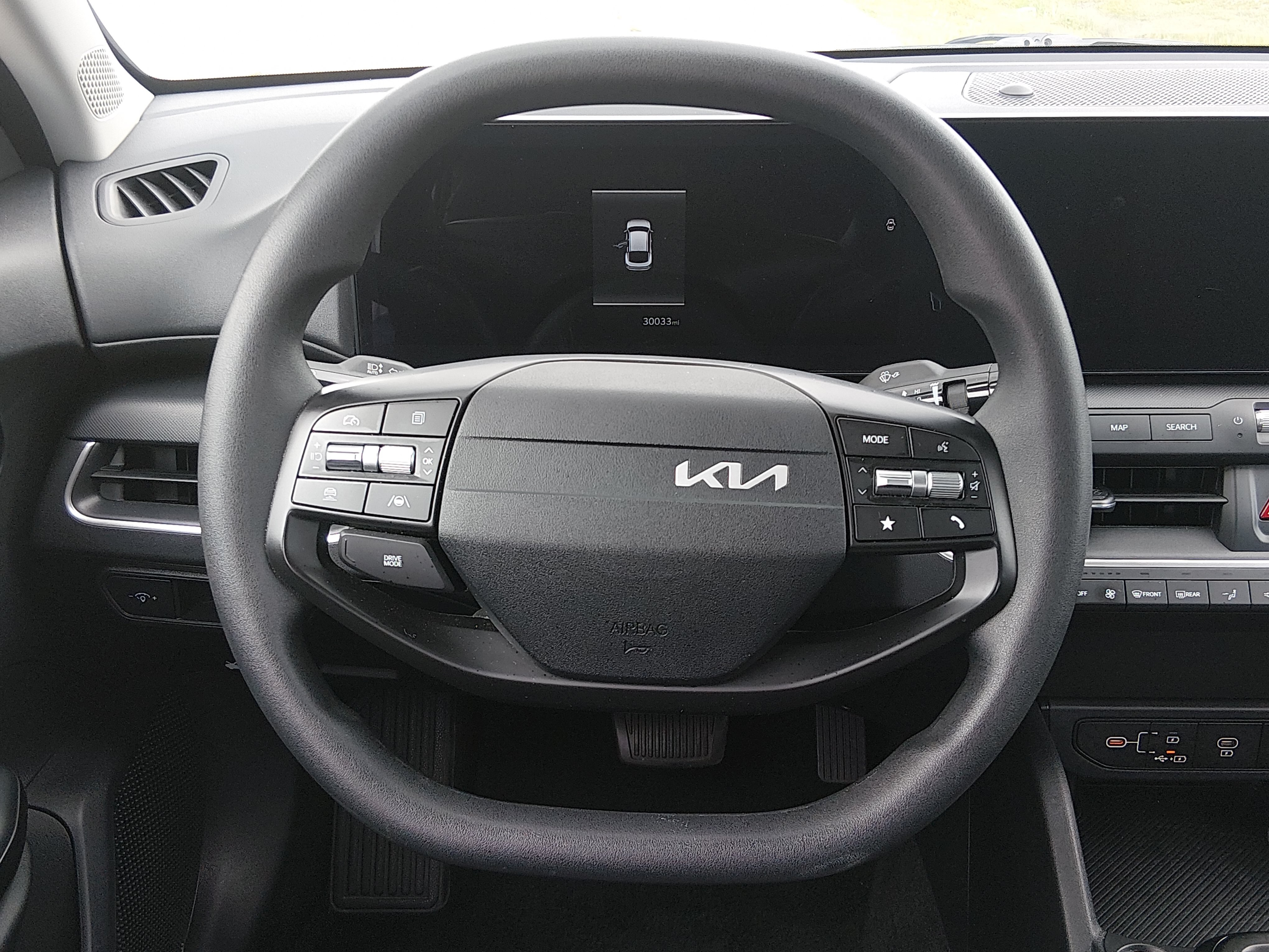 2025 Kia K4 LXS - Photo 12