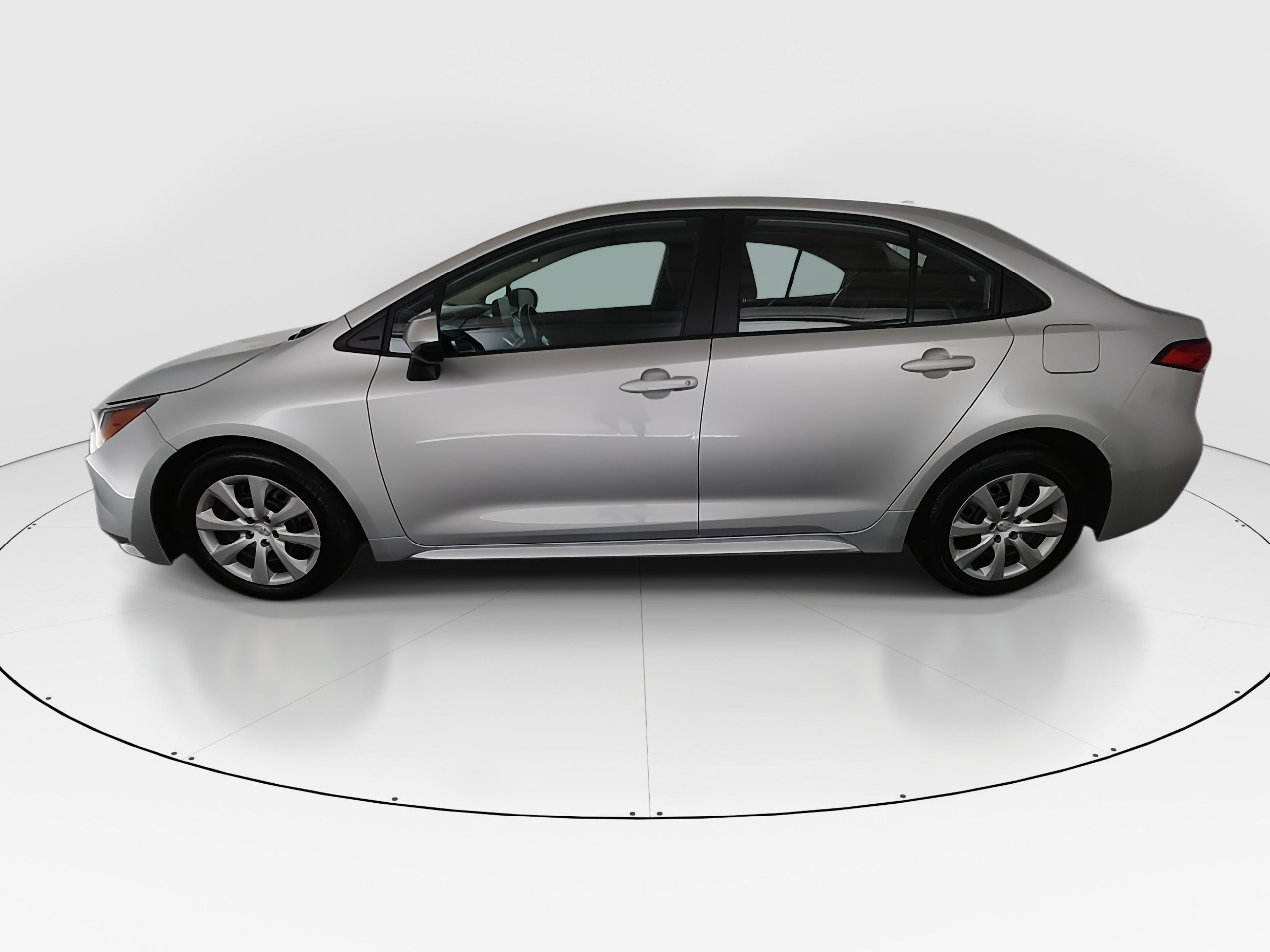 2024 Toyota Corolla LE - Photo 4