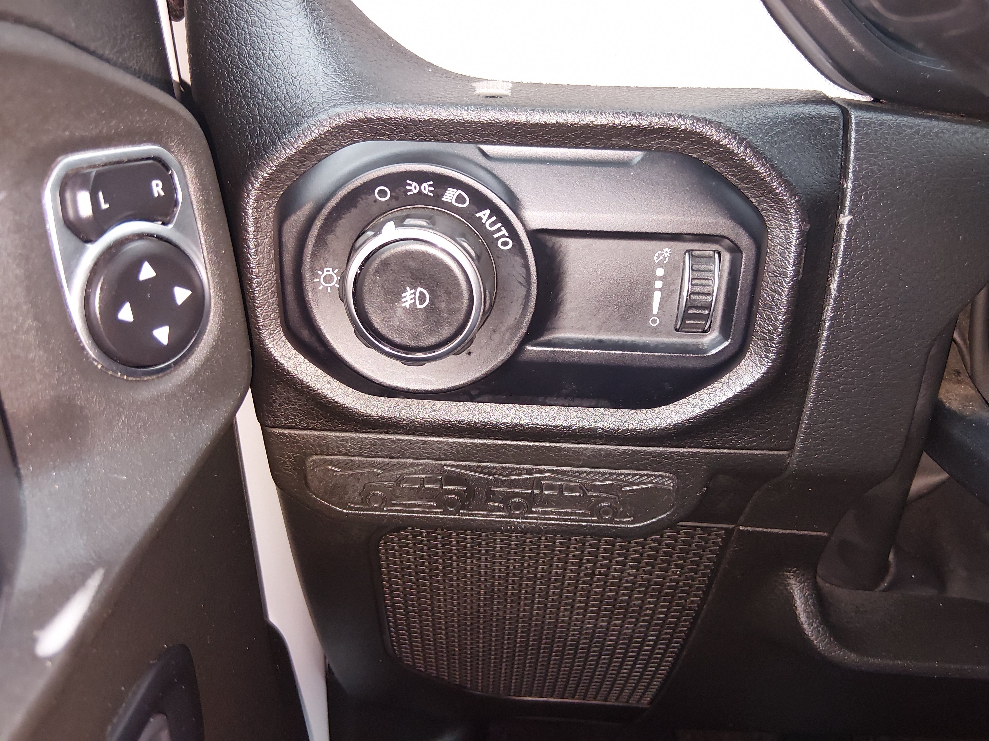 2024 Jeep Wrangler 4-Door Willys - Photo 13