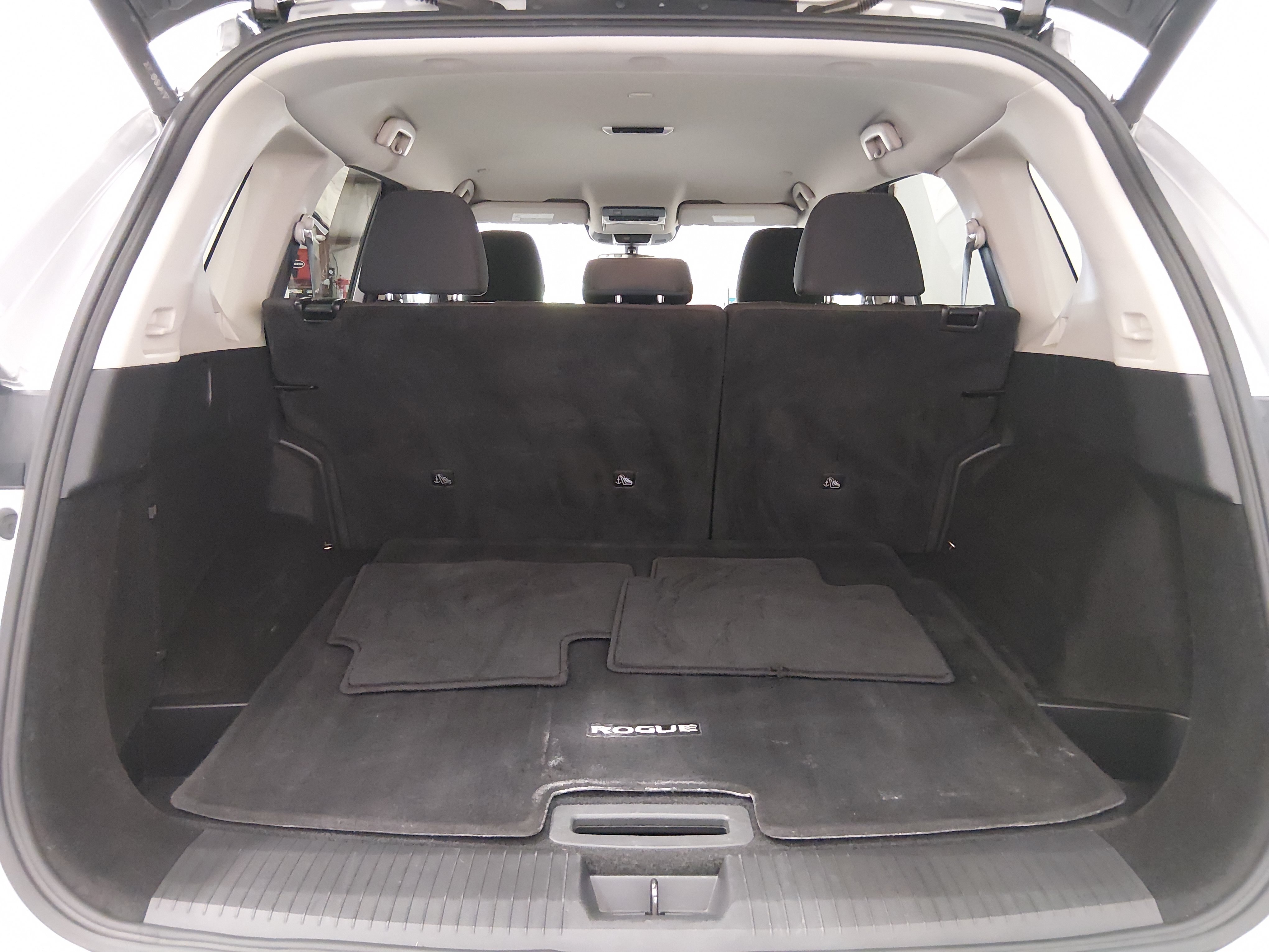 2024 Nissan Rogue SV - Photo 11