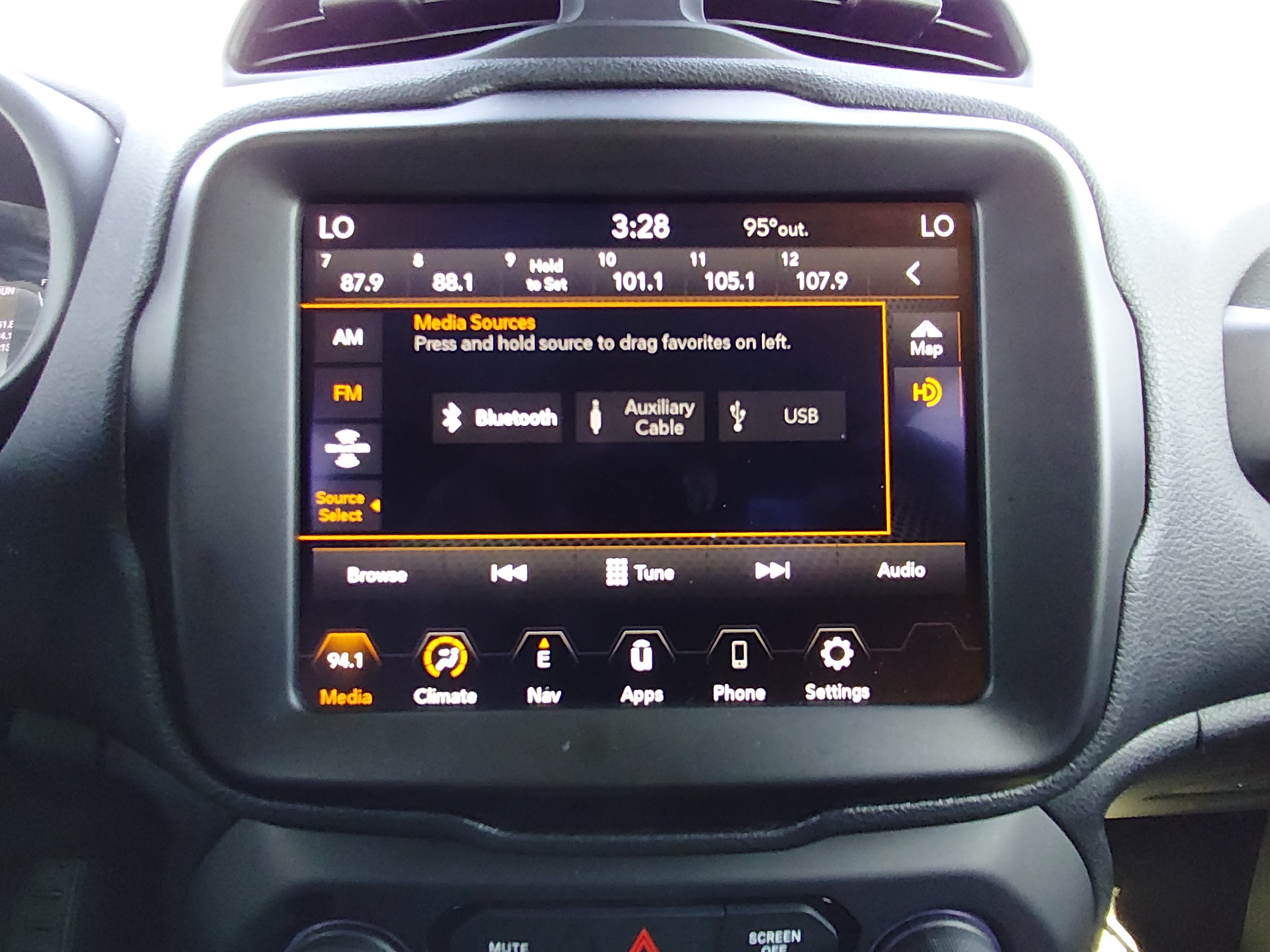 2023 Jeep Renegade Latitude - Photo 20