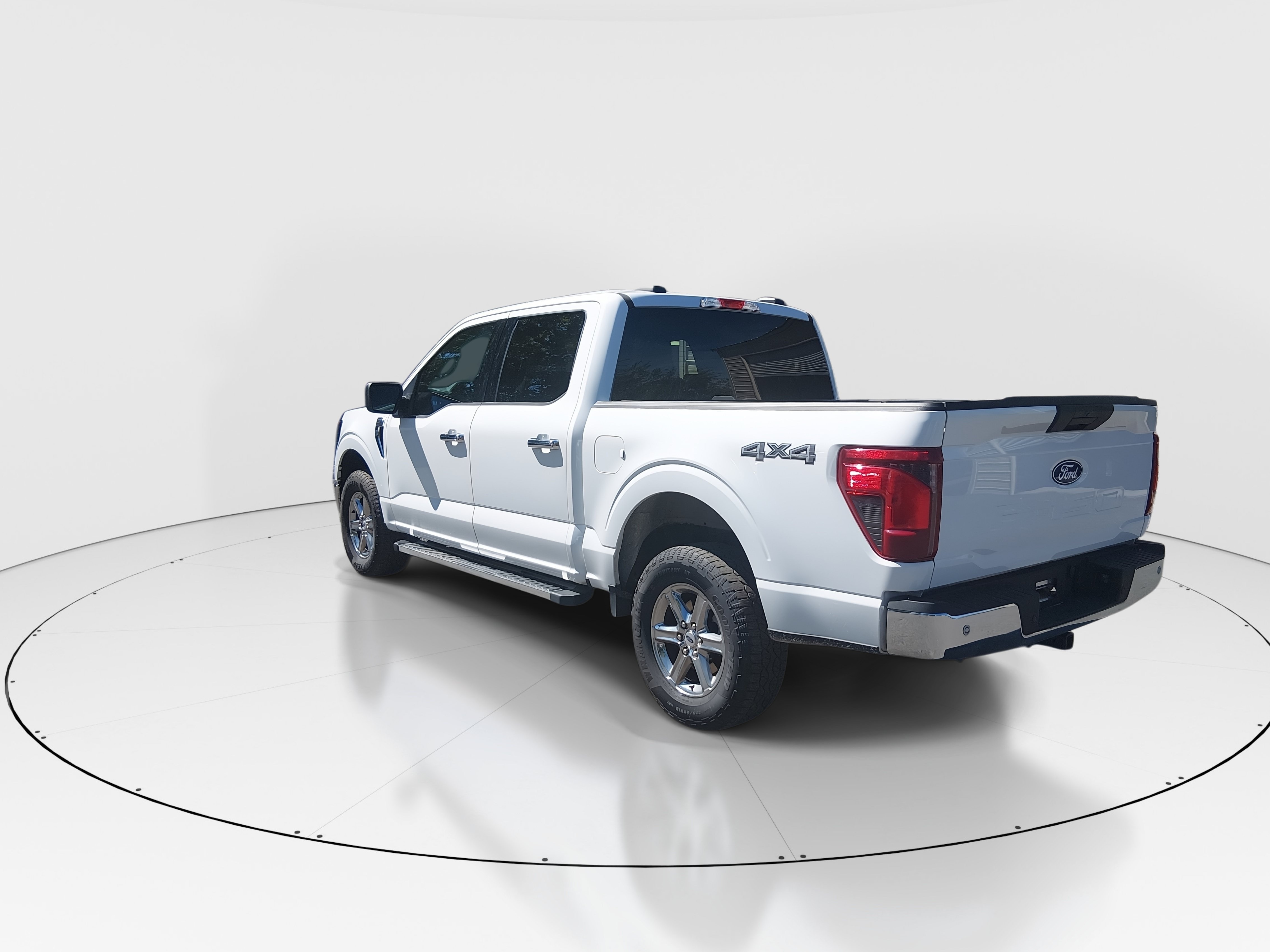 2025 Ford F-150 XLT - Photo 5