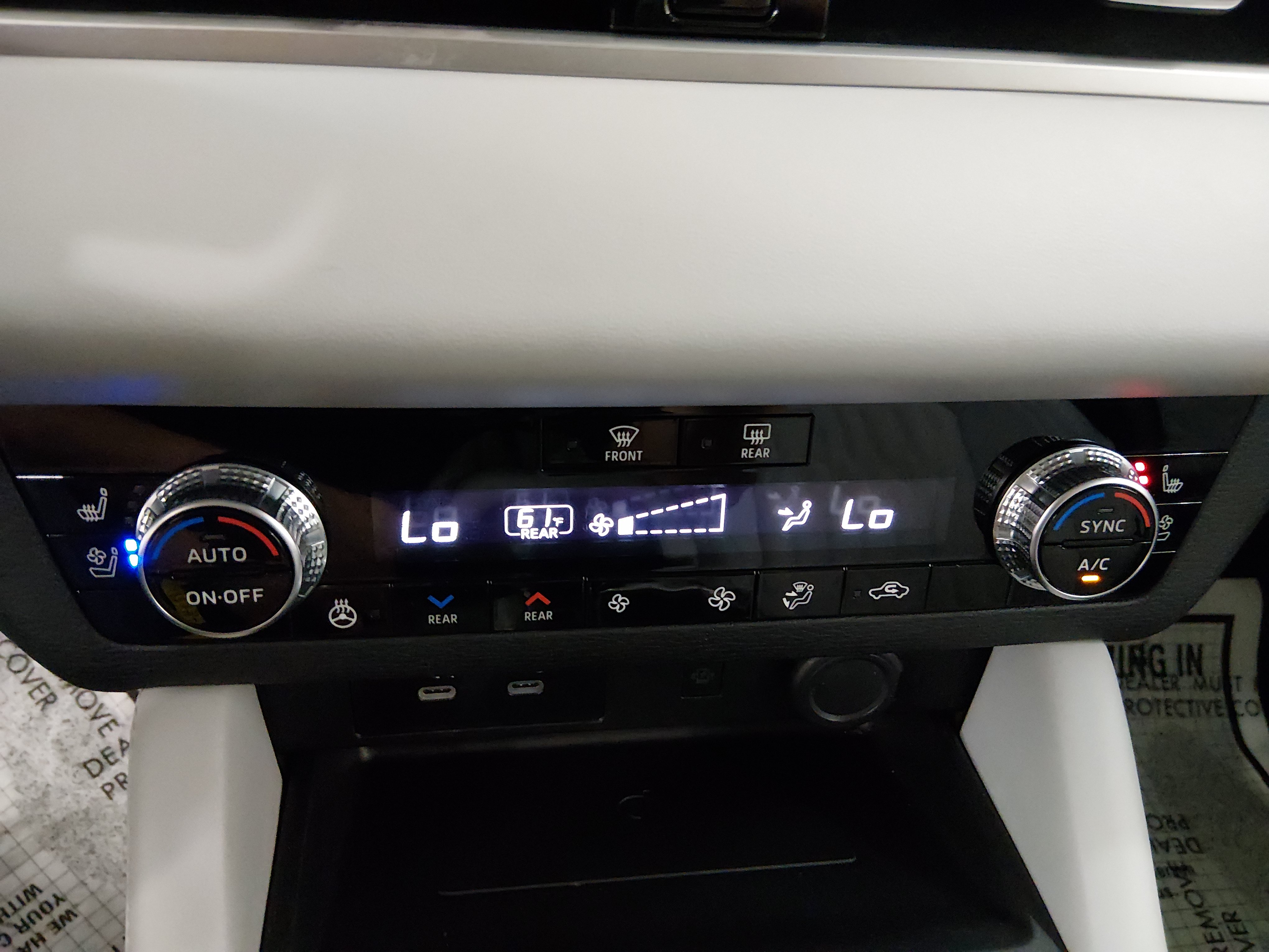 2025 Mitsubishi Outlander SEL - Photo 19