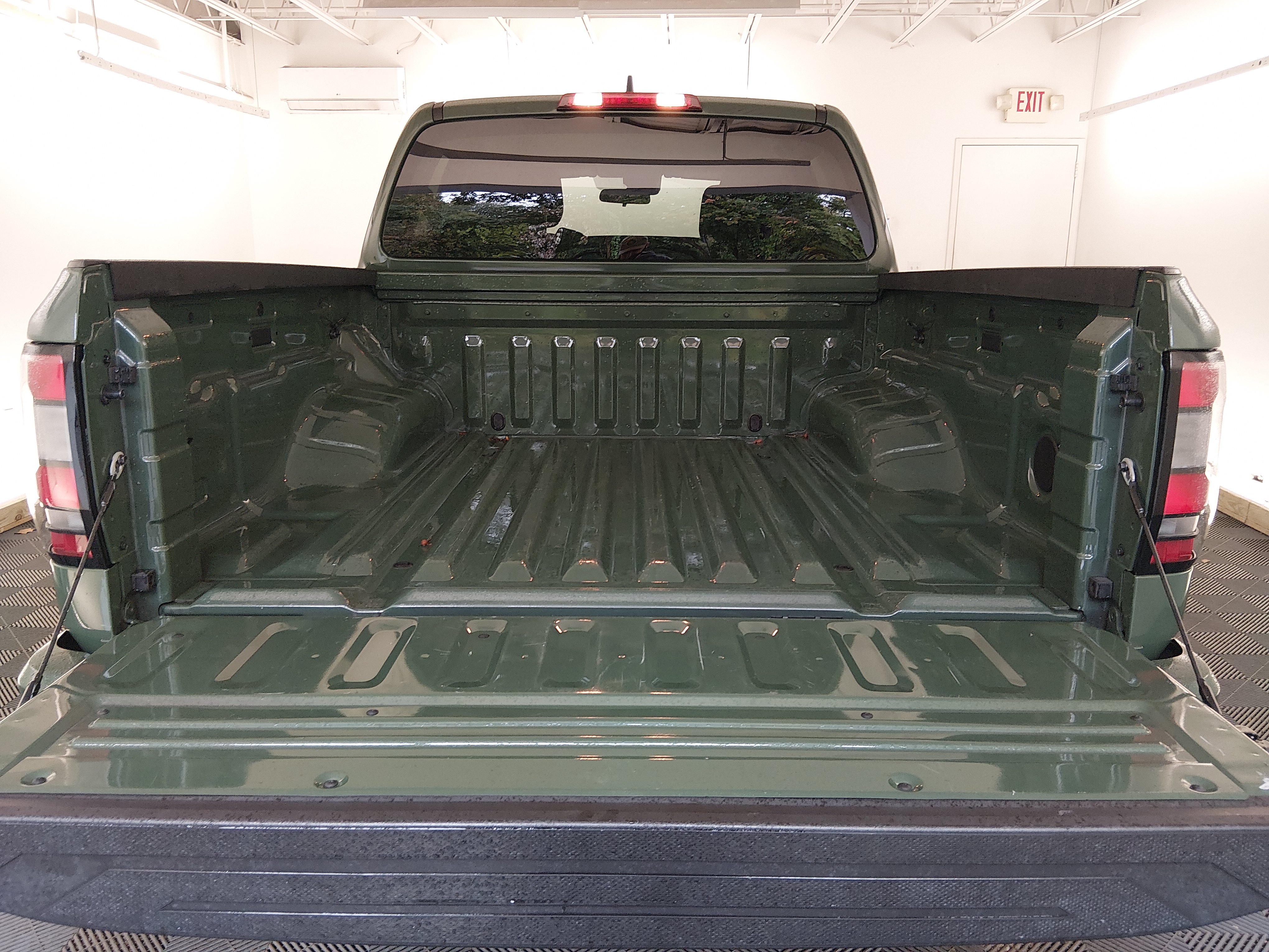 2025 Nissan Frontier SV - Photo 11