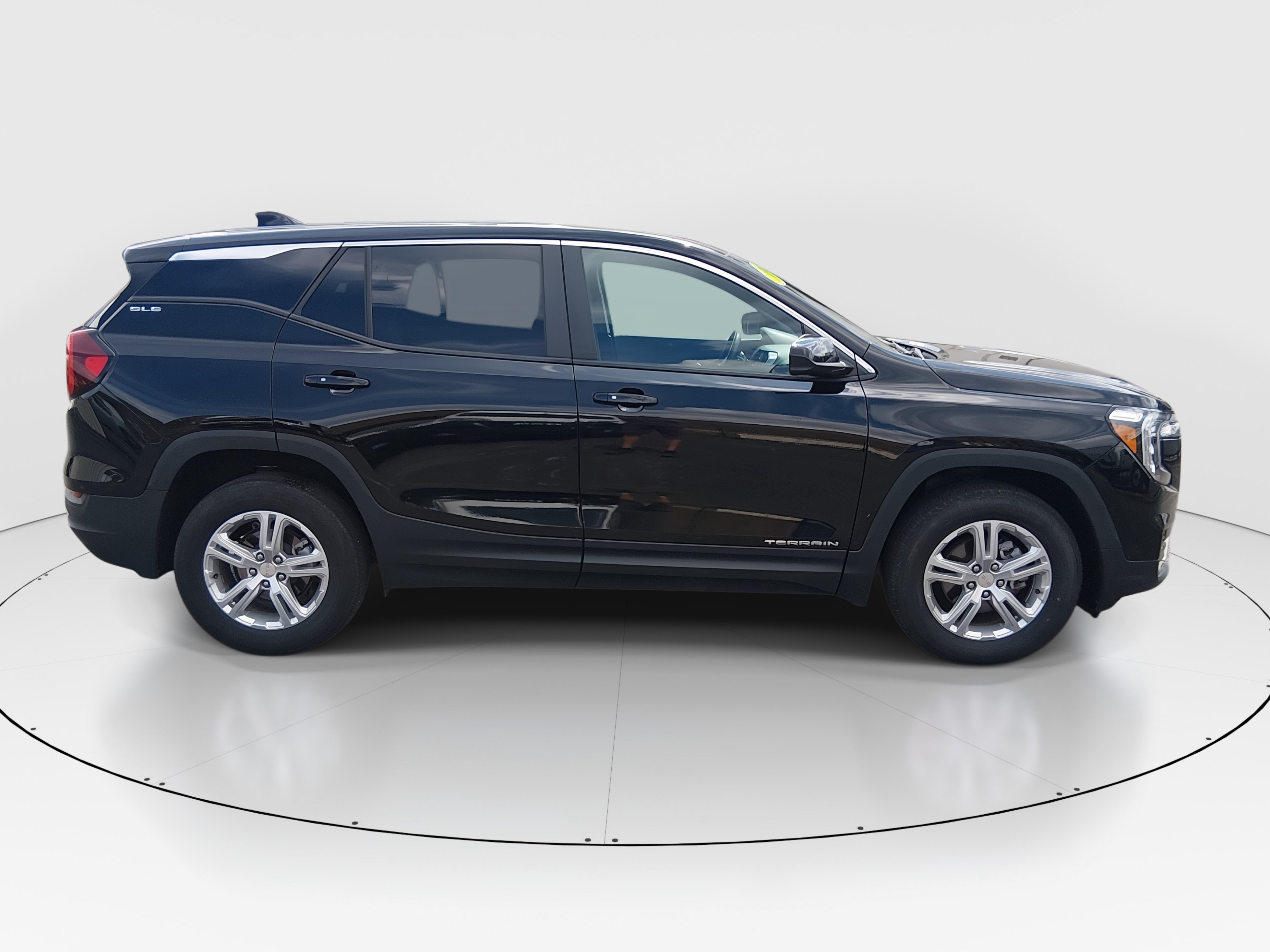 2024 GMC Terrain SLE - Photo 8